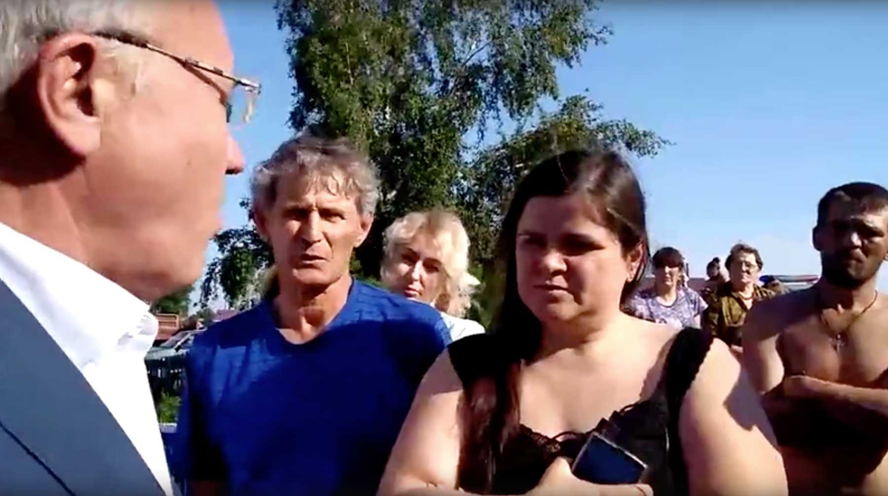 Dailystorm - «Хотите права качнуть?»: красноярский губернатор пообщался с жителями затопленного Канска