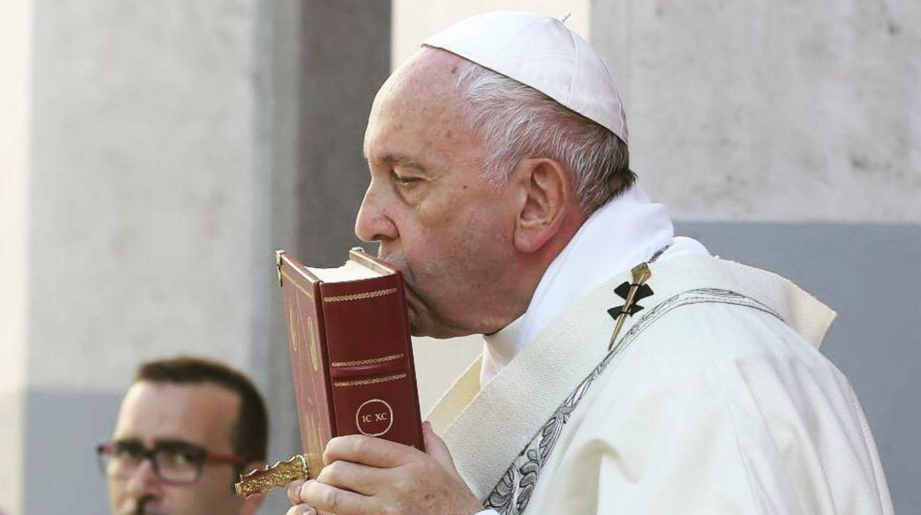 Предстоятель Римско-католической церкви провел встерчу с иерархами грекокатолической церкви Украины Папа Франциск