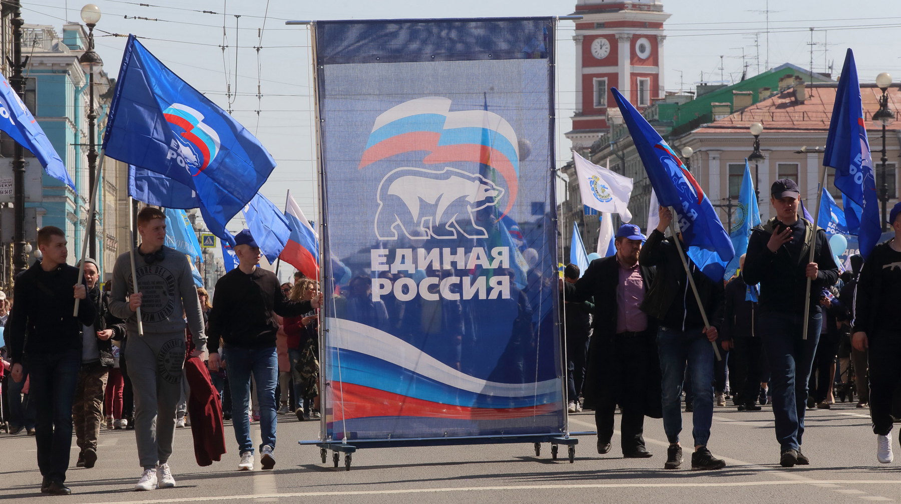Представитель партии Дмитрий Орлов заявил, что негативный пример общения однопартийцев с избирателями должен стать уроком партия «Единая Россия»
