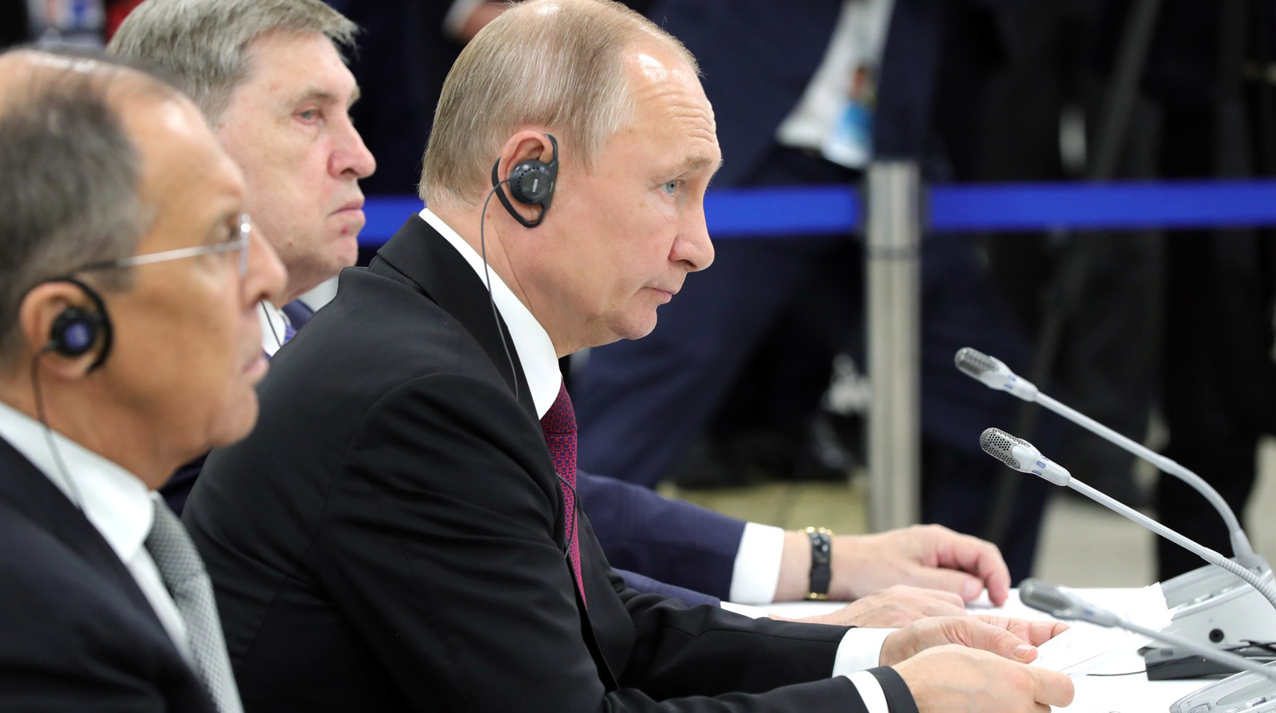 Президент также выразил надежду, что новое руководство Еврокомиссии осознает вред от санкций против России Президент РФ Владимир Путин