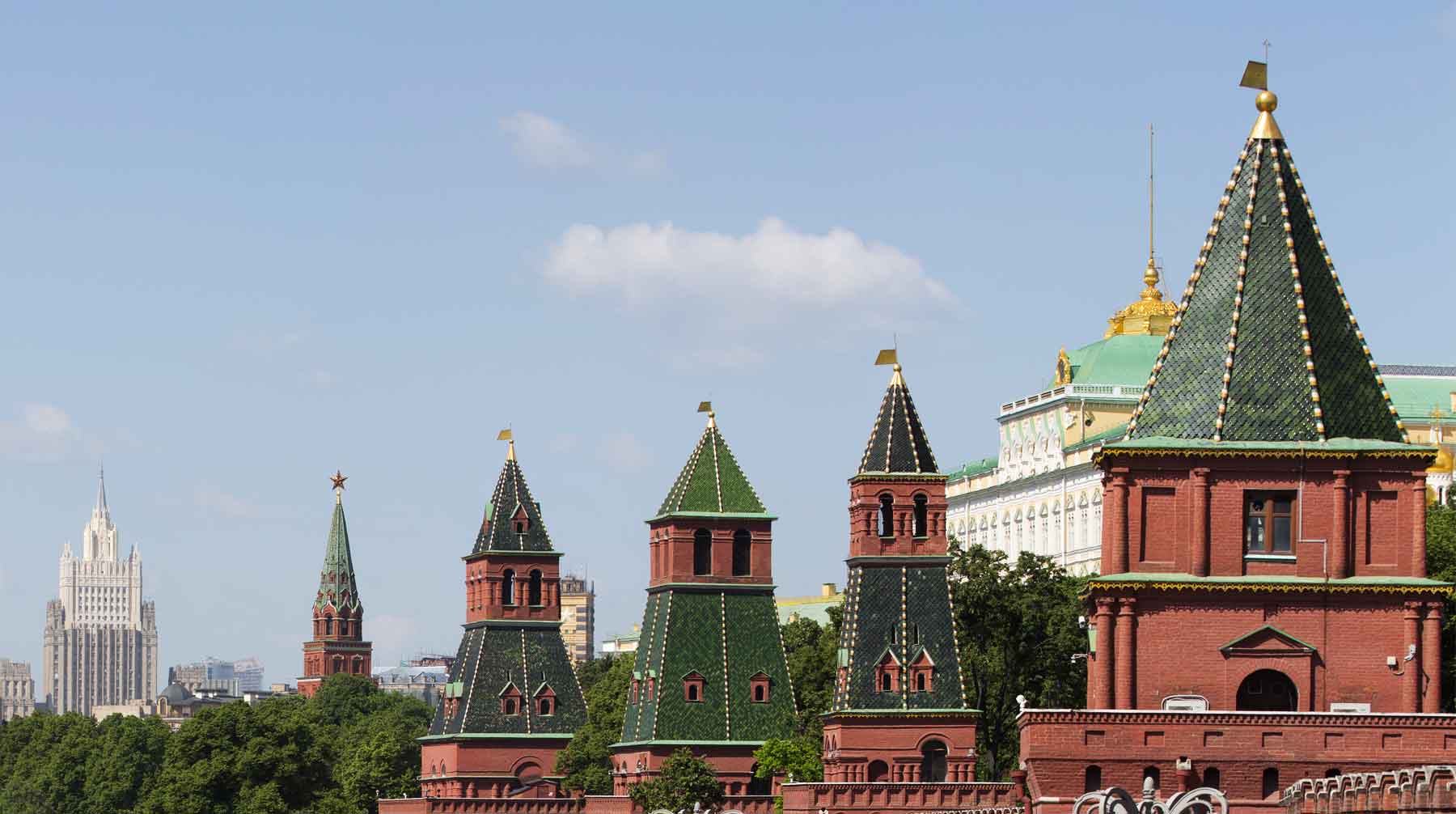 Тг кремлевский. Зеленый Кремль. Кремлевские зеленые башни. Верхушка Кремля. Крыша Кремля.