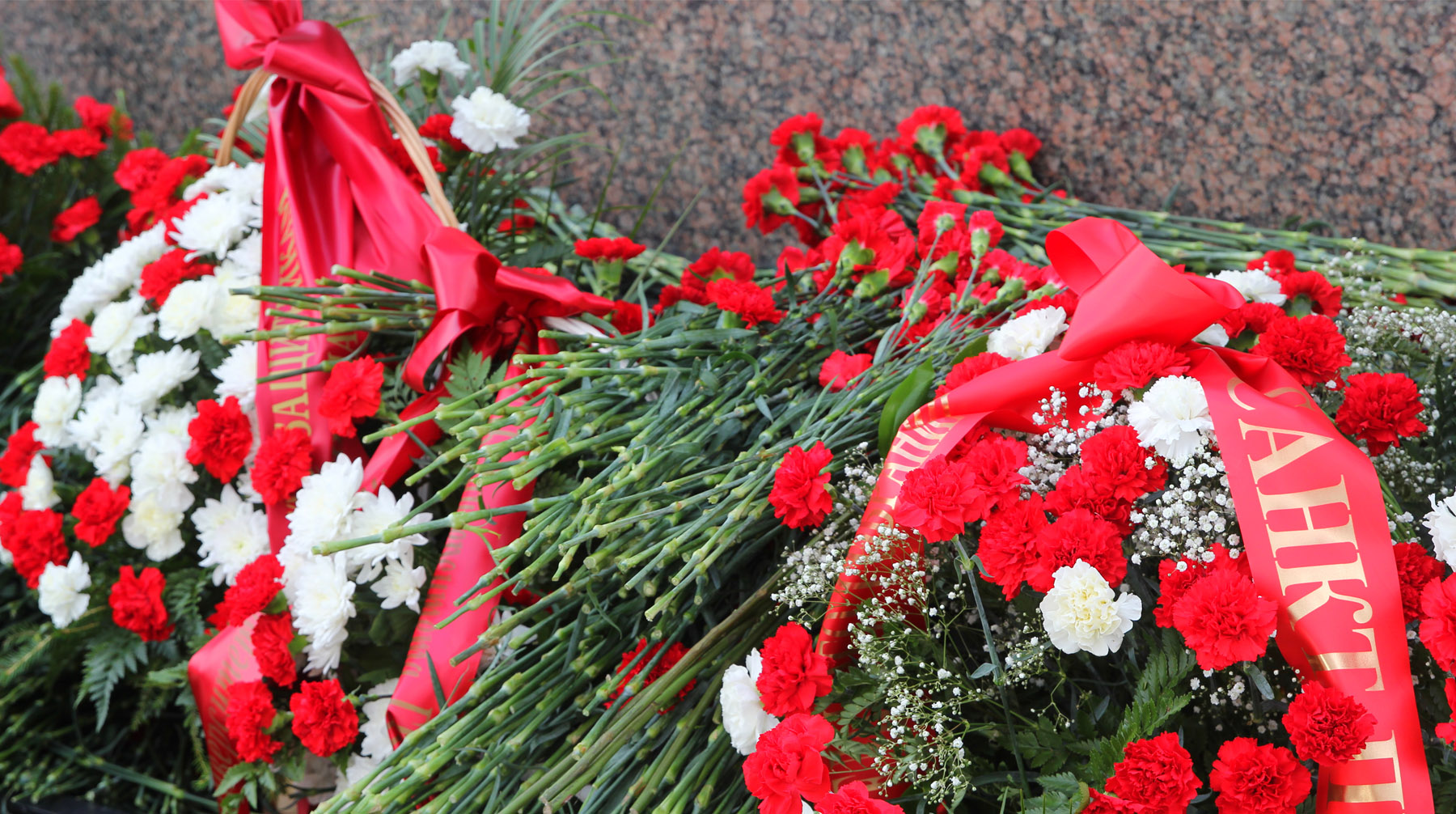 Церемония захоронения прошла на Серафимовском кладбище, участие в ней приняли родственники, сослуживцы и близкие друзья undefined