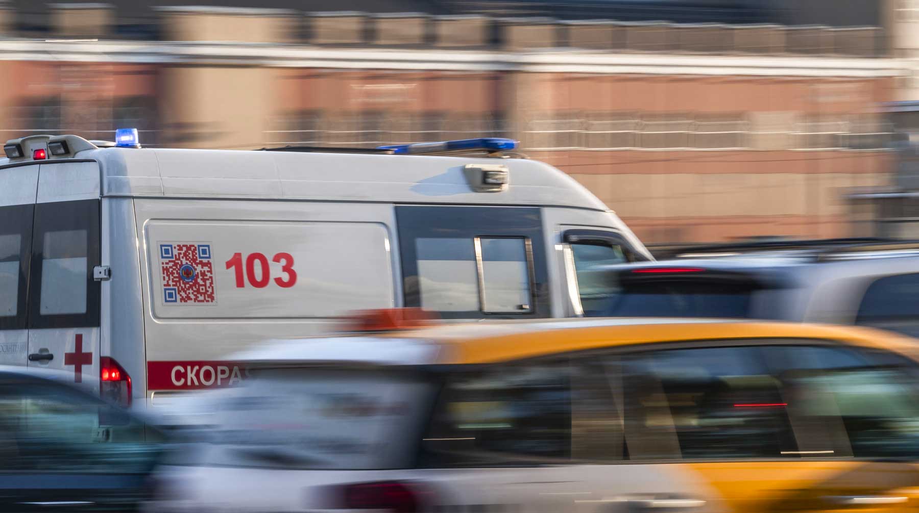 При этом спикер Госдумы подчеркнул, что ответственность  за отказ пропустить карету скорой помощи будет дифференцированной Фото: © GLOBAL LOOK press / Konstantin Kokoshkin