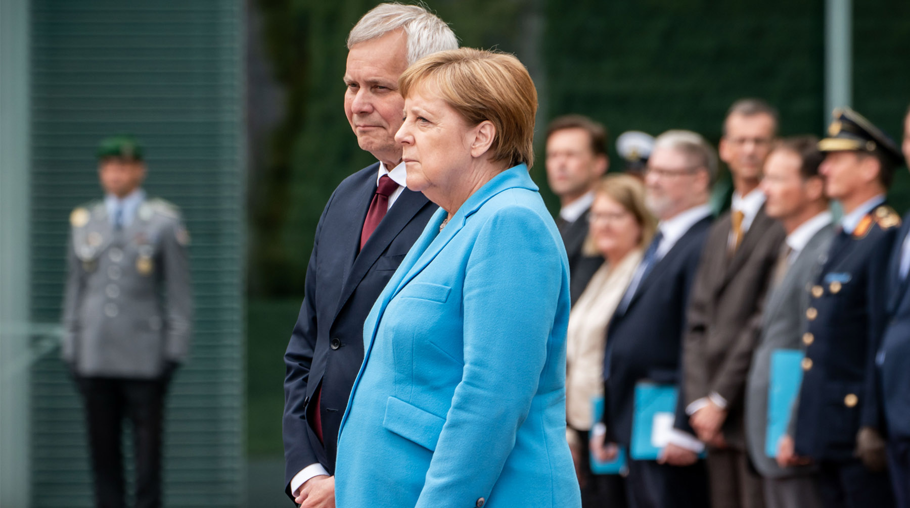 На этот раз приступ дрожи охватил немецкого канцлера во время встречи с финским премьер-министром Ангела Меркель и Антти Ринне