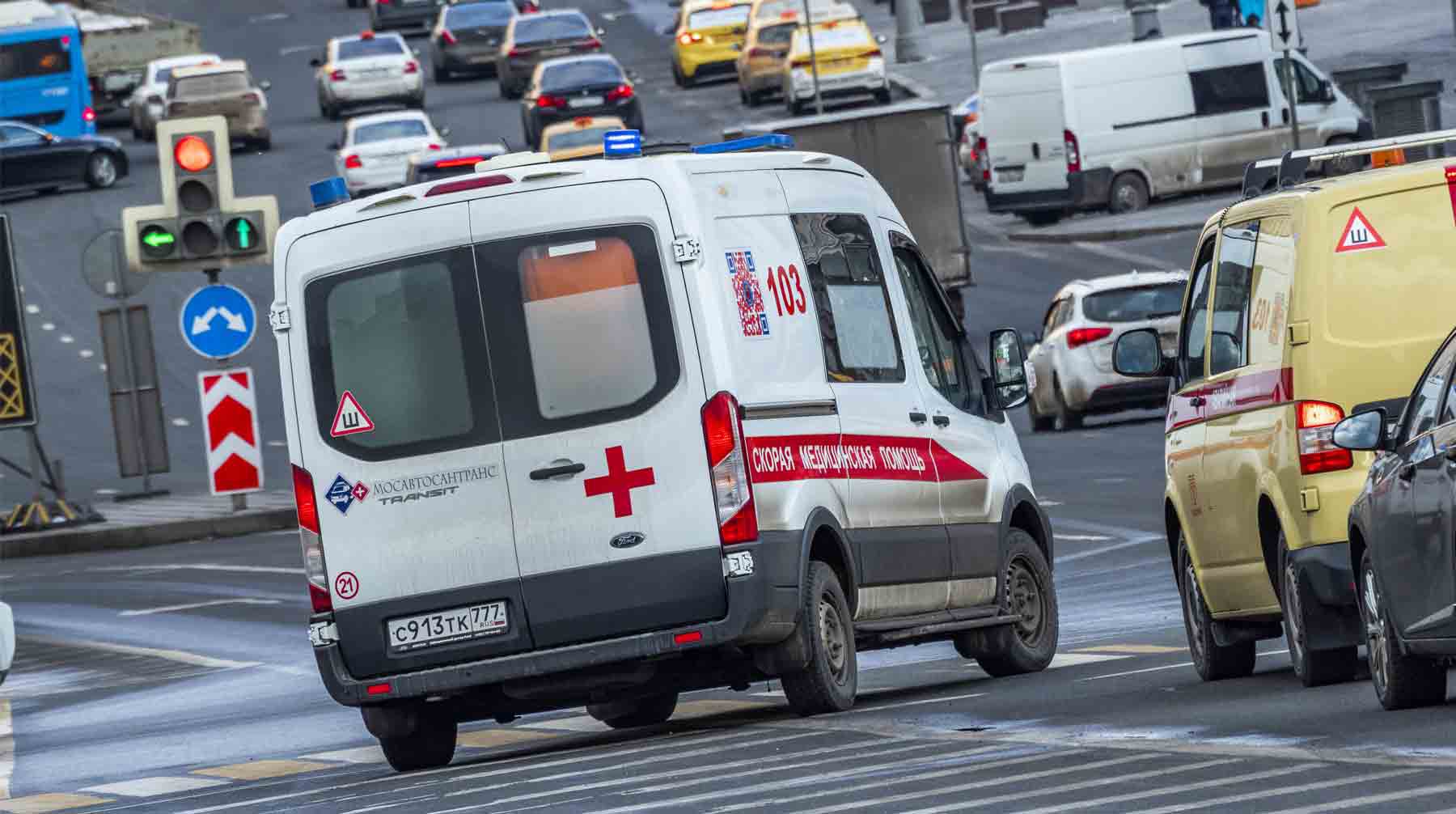 Dailystorm - Госдума ужесточила наказание для водителей за непропуск скорой помощи