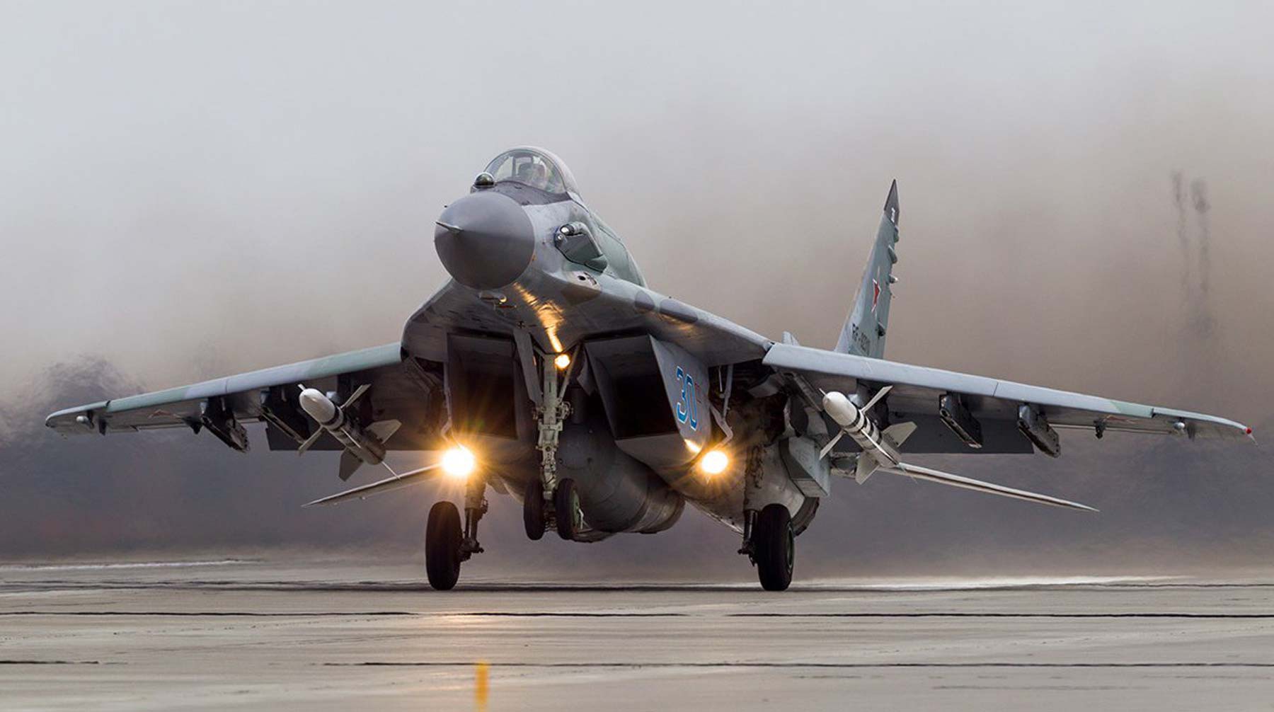 Dailystorm - Азербайджанский МиГ-29 упал в Каспийское море, ведется поиск пилота
