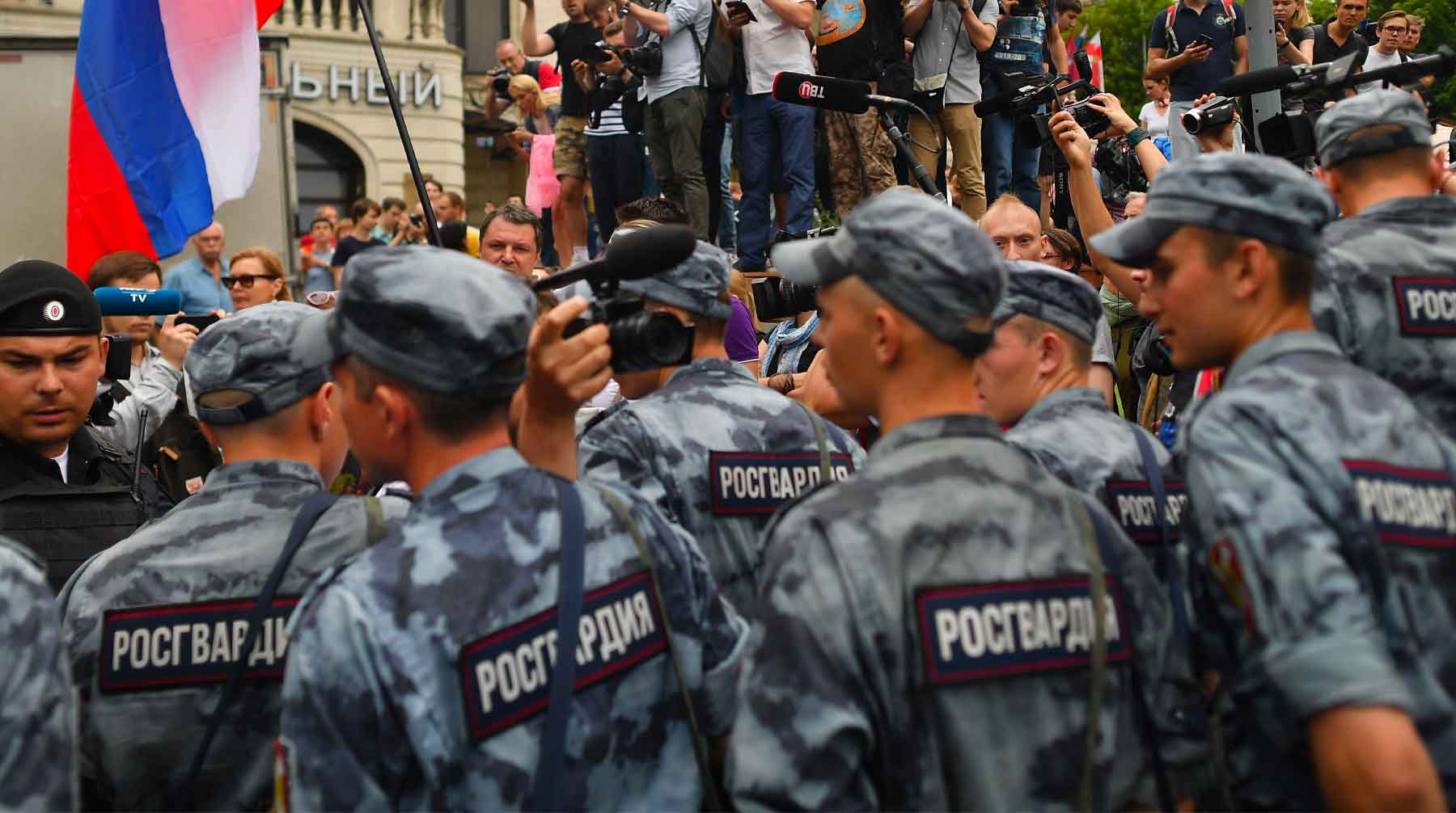 Оскорбительные сообщения с призывами не работать на митингах получили правоохранители в Санкт-Петербурге Фото: © GLOBAL LOOK press / Komsomolskaya Pravda