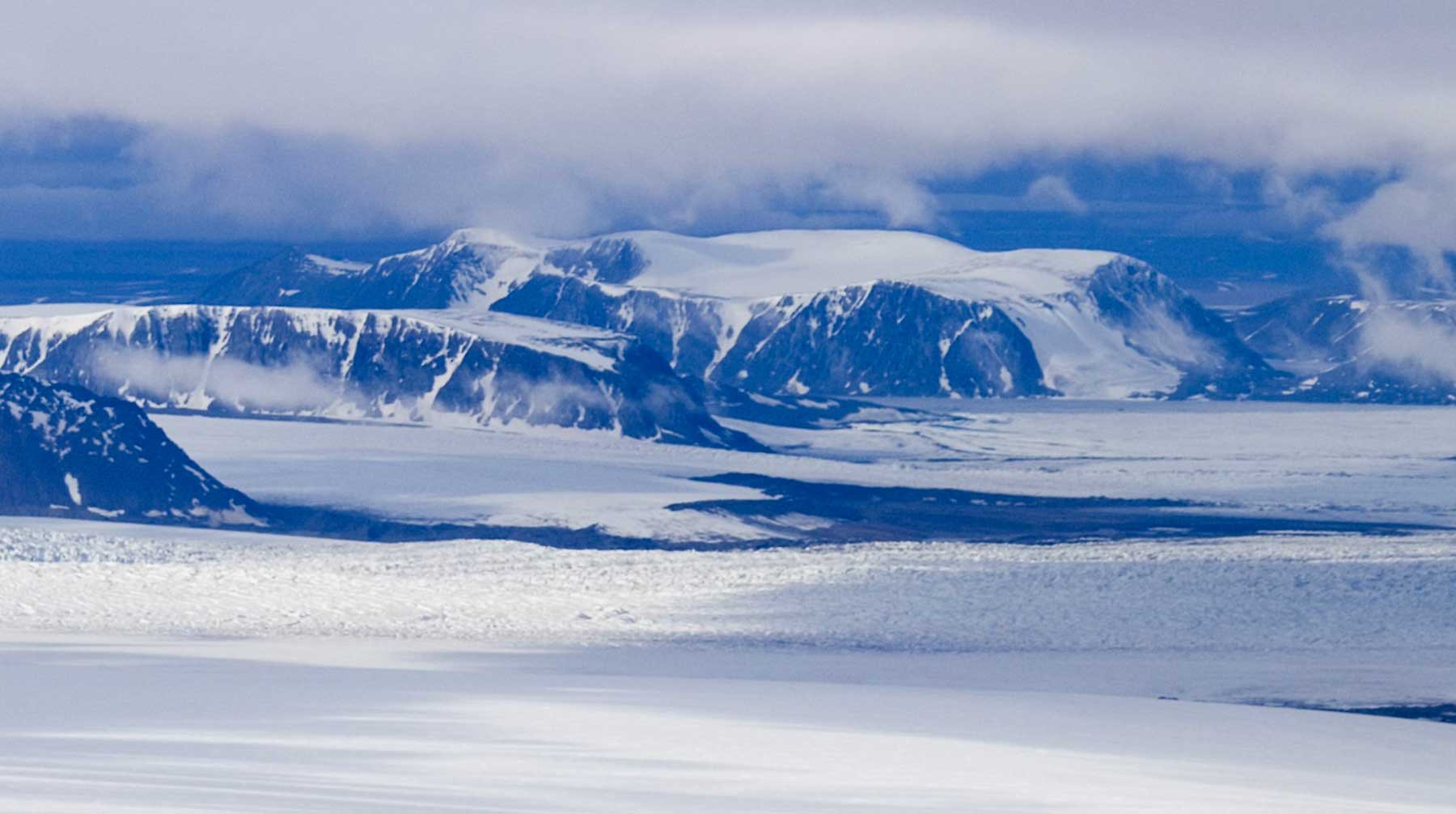 Трутнев предложил разрешить иностранцам добычу нефти в Арктике по норвежской модели