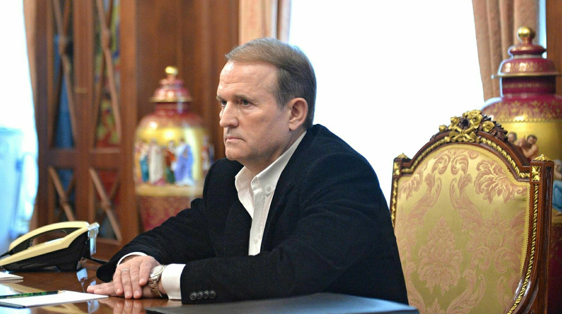 Источники информагентств ранее сообщили, что Олега Сенцова перевели из колонии на Ямале в Москву Виктор Медведчук