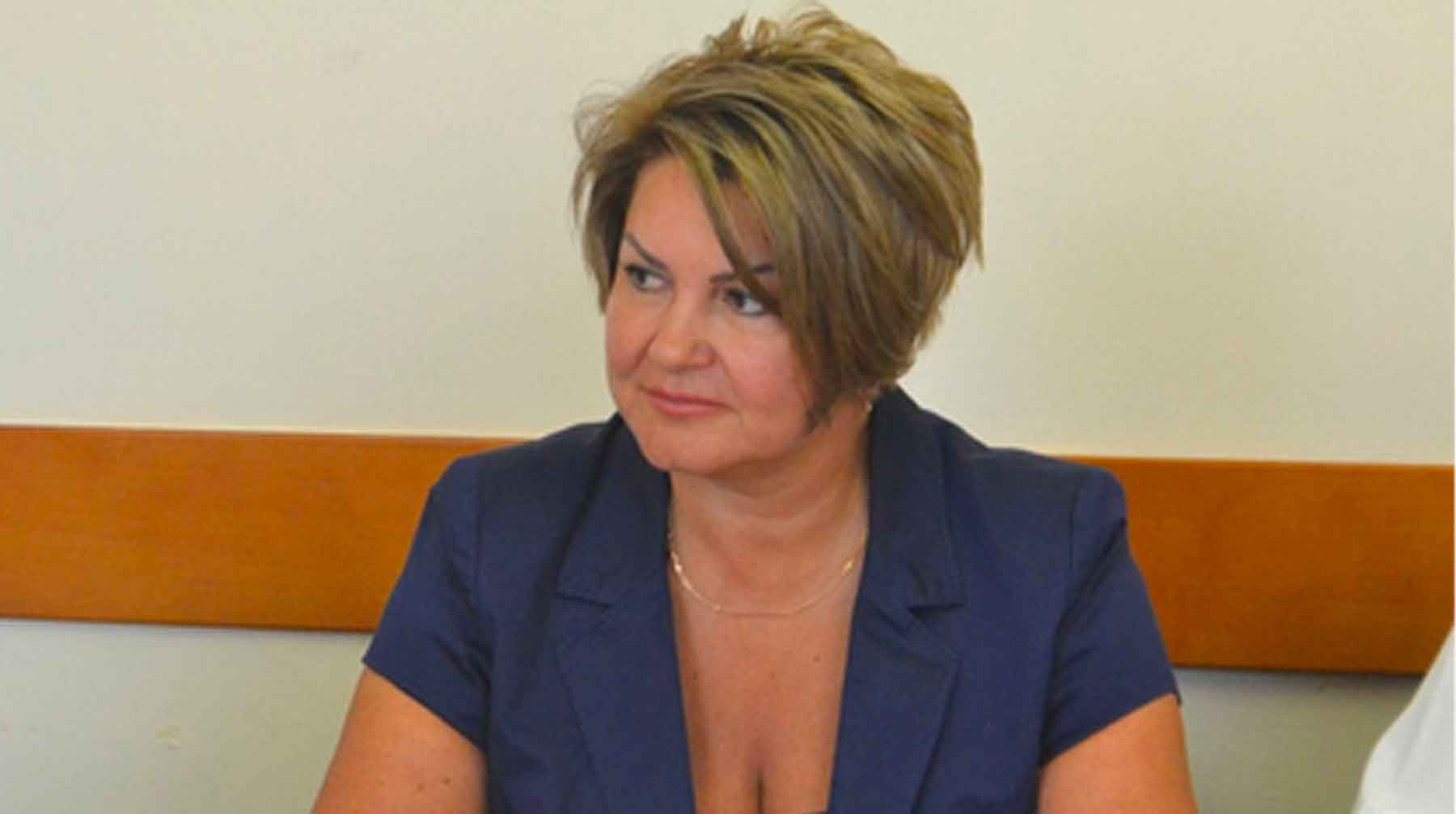 Dailystorm - Ульяновский губернатор не стал увольнять сотрудницу за фото «в шоколаде»