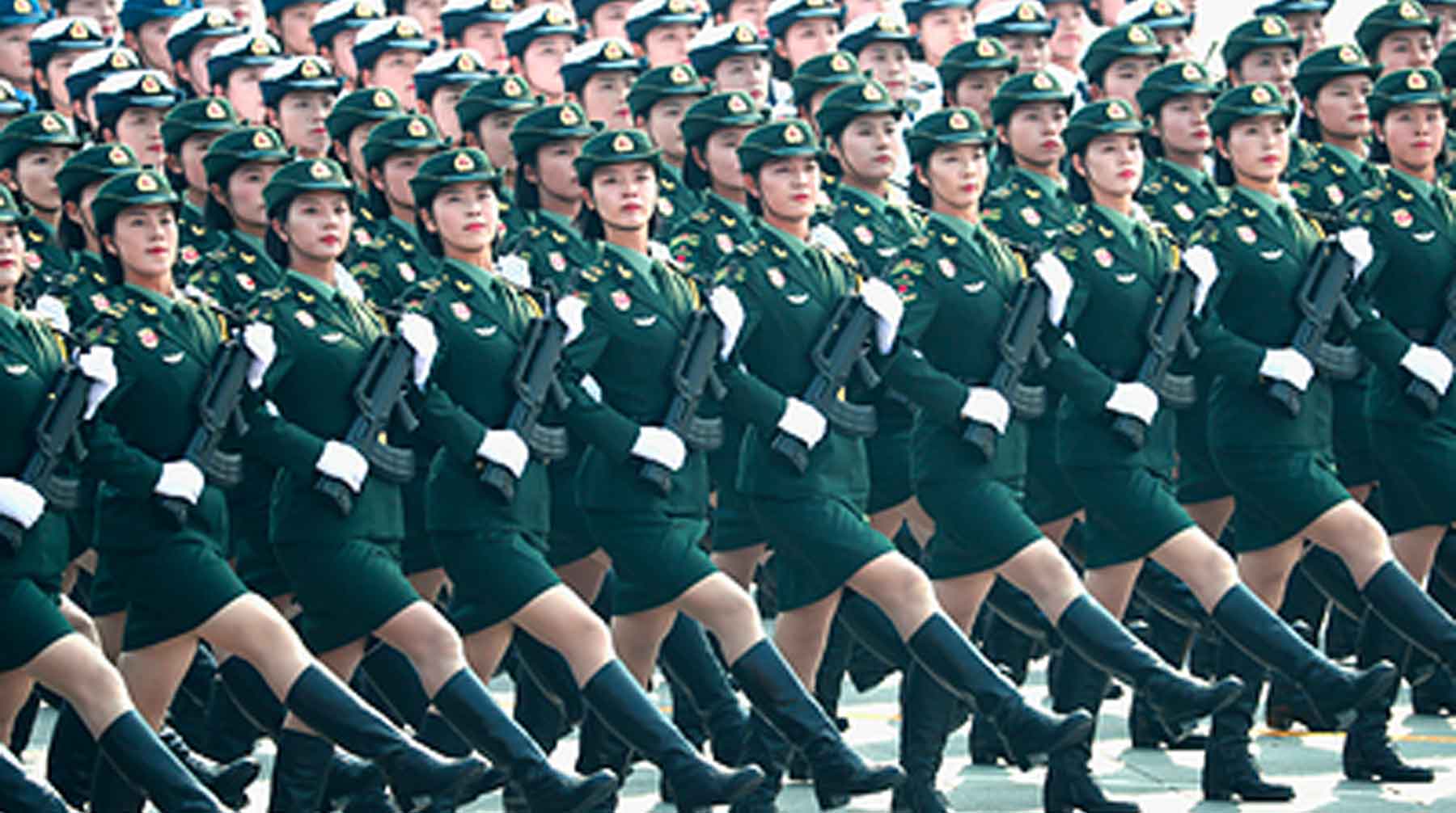В честь 70-летия КНР на площади Тяньаньмэнь выступили 15 тысяч военных Фото: © Yuan Man