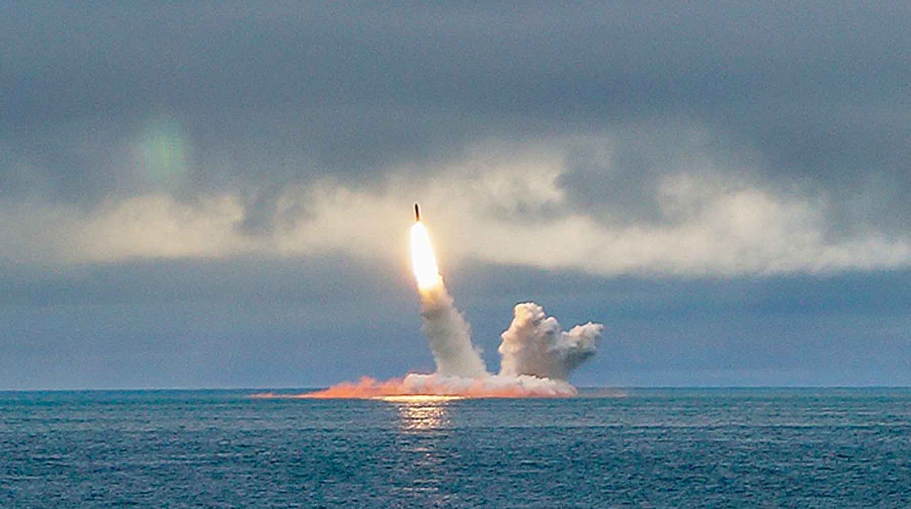 Автор американского журнала констатирует, что развязывание ядерной войны приведет к гарантированному взаимному уничтожению Пуск баллистической ракеты «Булава»