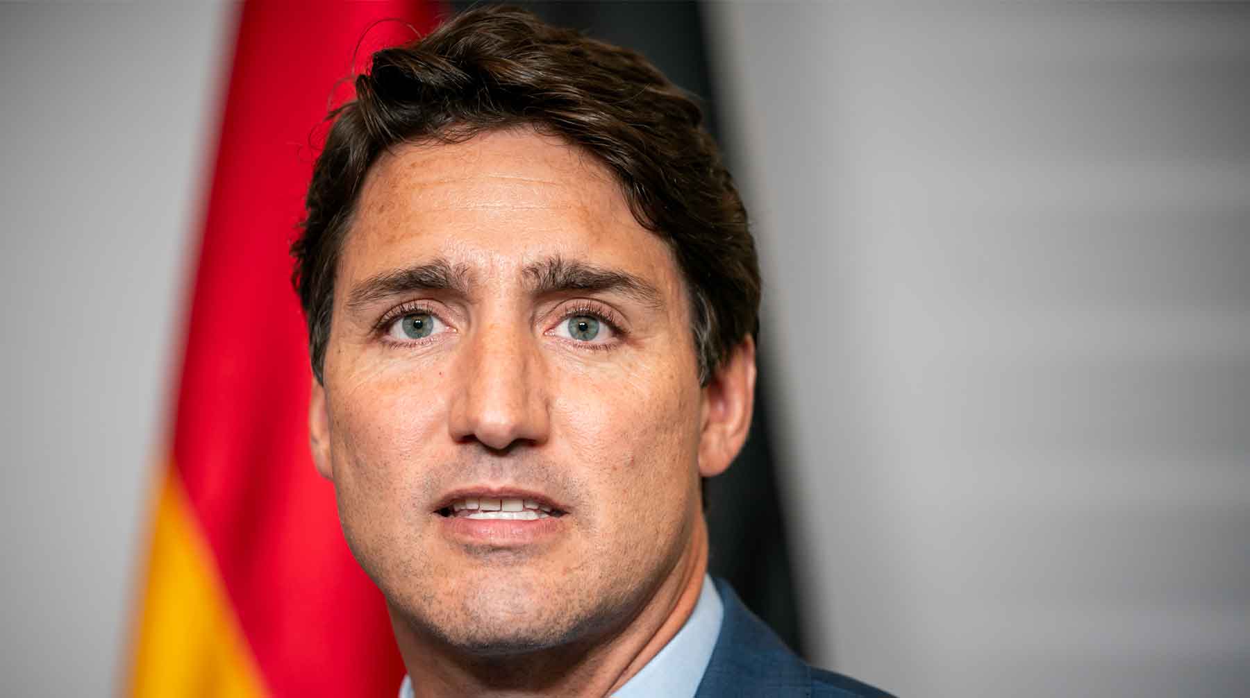 При этом канадский премьер-министр сможет сформировать кабинет либерального меньшинства Джастин Трюдо