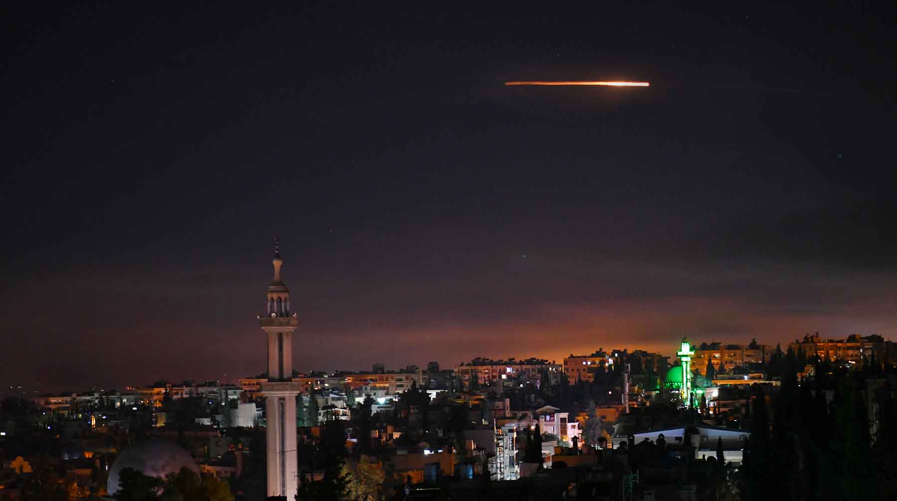 Сирийские ПВО сбили несколько израильских ракет в южной части столицы страны Фото: © GLOBAL LOOK press