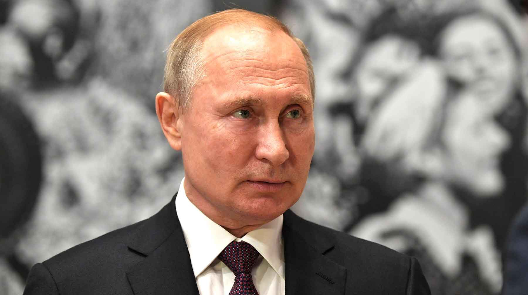Dailystorm - Путин вручил награды семьям ученых, погибших при взрыве под Северодвинском