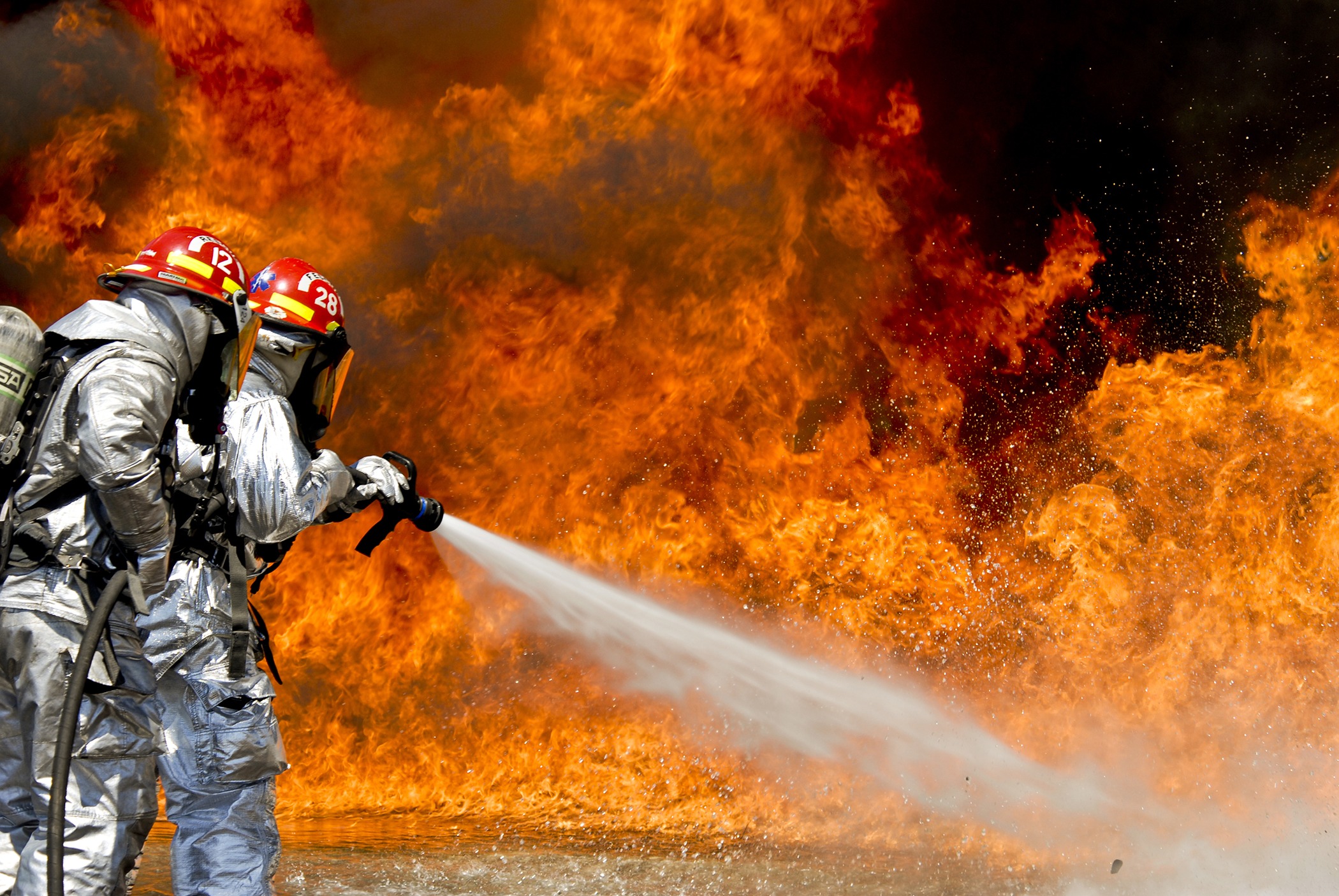 Огнем охвачен энергоотсек боевого корабля Фото: © pxhere.com
