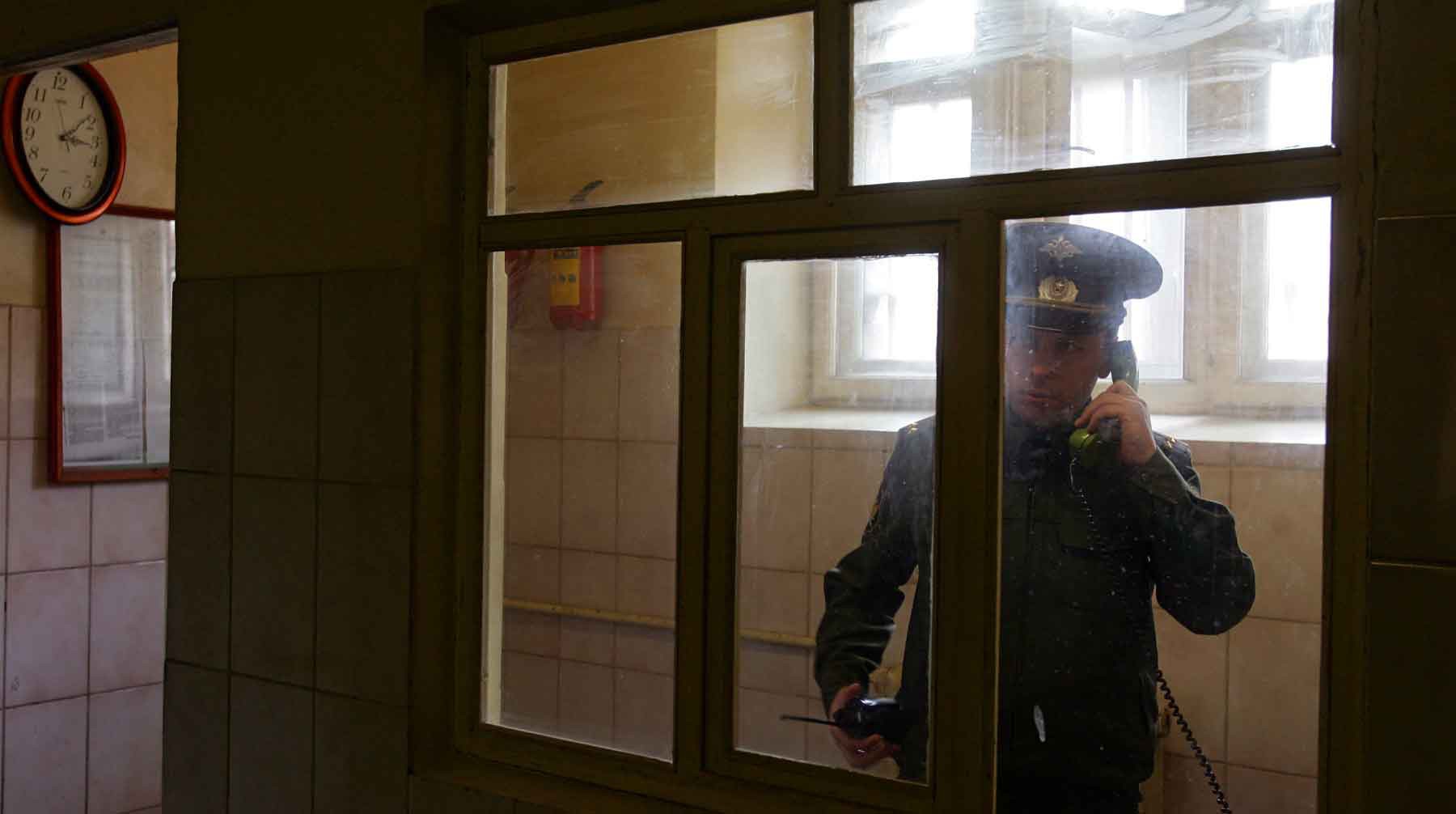 Dailystorm - В Госдуме предложили ввести уголовное наказание за передачу телефонов в тюрьмы
