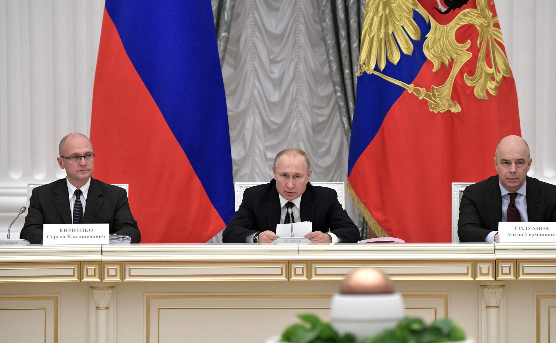 Также российский лидер принял закон о заморозке накопительной части пенсии и отмене банковского роуминга Фото: © GLOBAL LOOK press