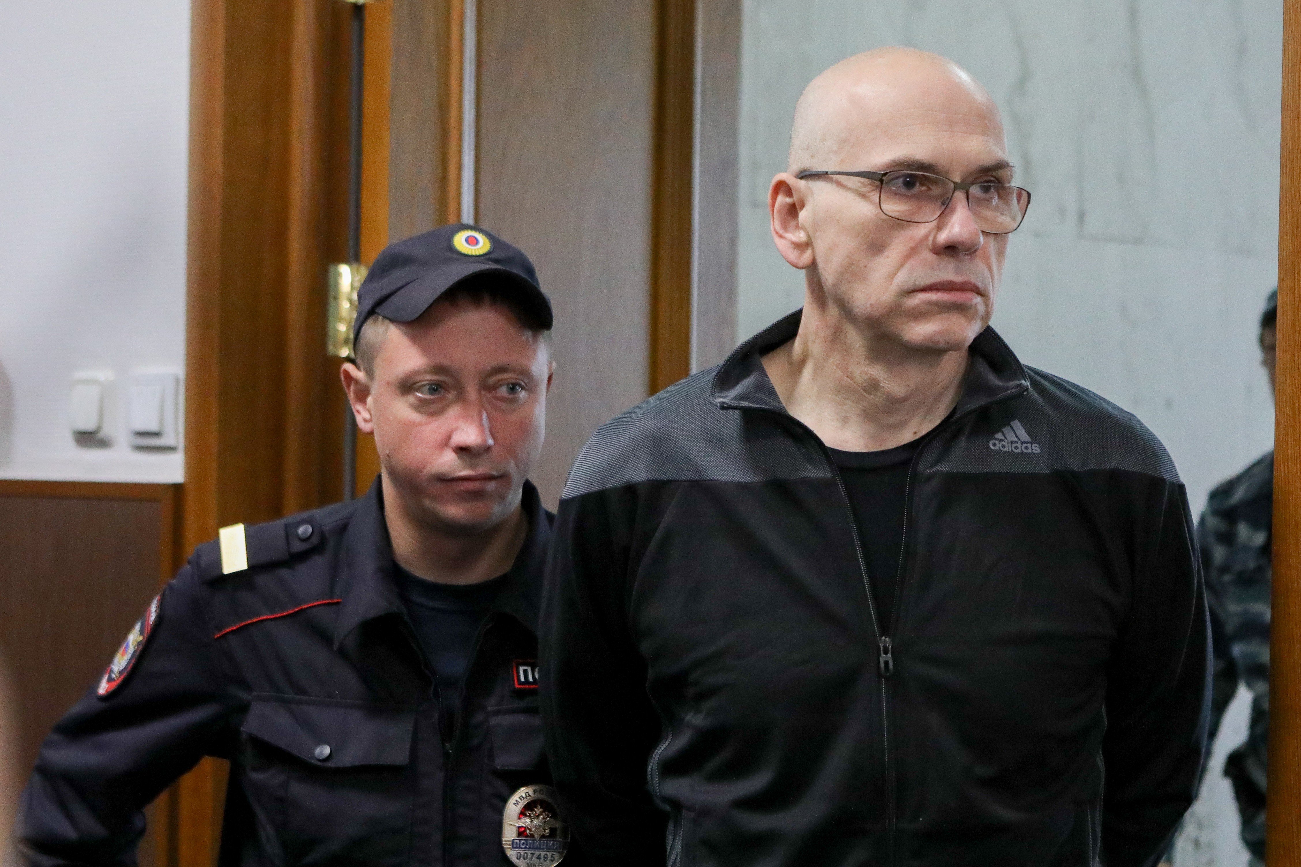 Алексей Кузнецов ранее сбежал во Францию, где попал в тюрьму, а в январе 2019 года бывшего чиновника экстрадировали в Россию Фото: © GLOBAL LOOK press / АГН Москва