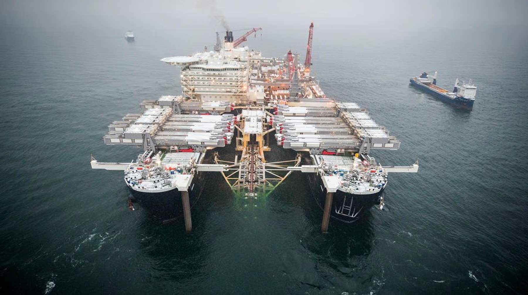 Ранее швейцарская компания AllSeas Group SA объявила о приостановке строительства трубопровода из-за санкций США Фото: © GLOBAL LOOK press / Nord Steram 2