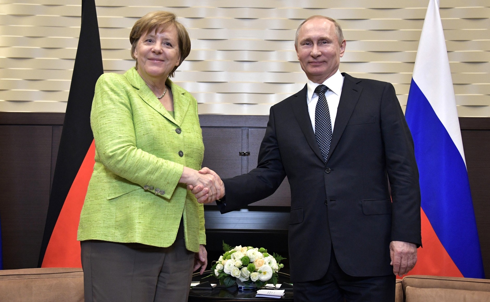Президент России и канцлер Германии также позитивно оценили состоявшийся 29 декабря в Донбассе обмен пленными Фото: © Global Look Press