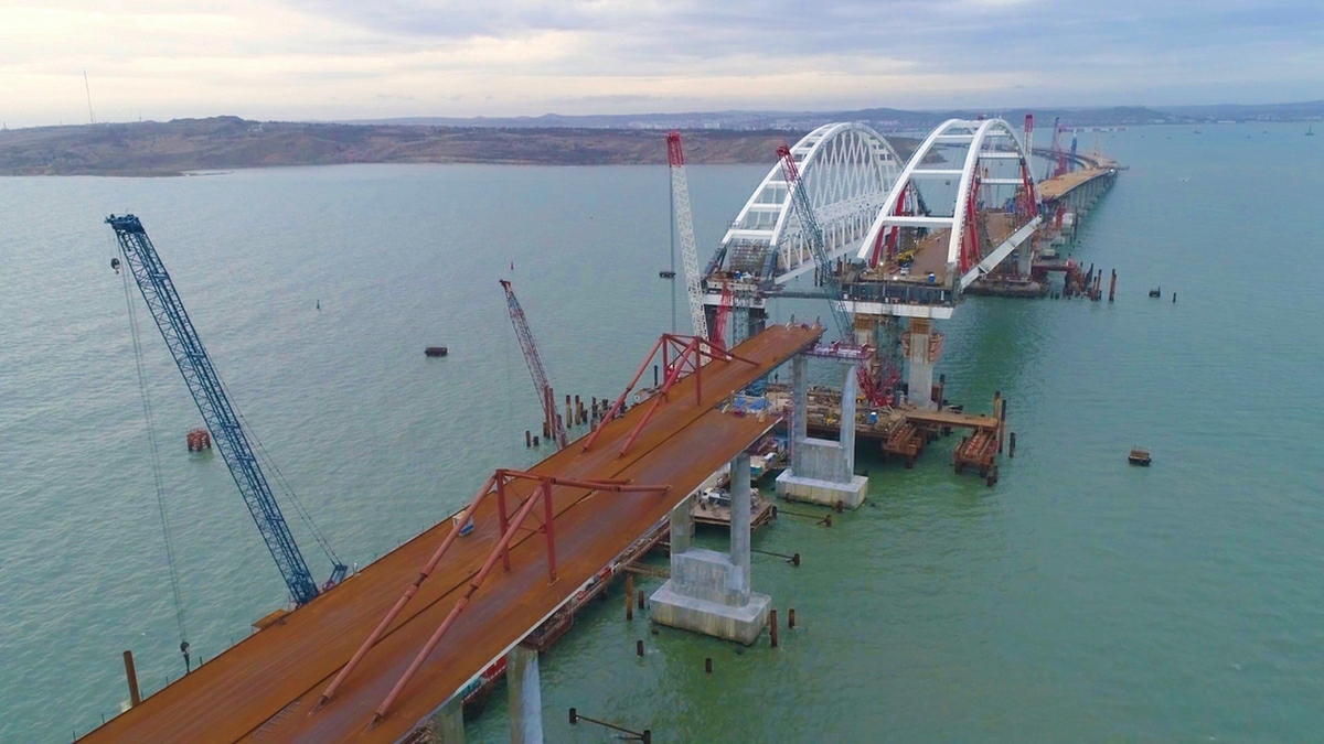 Ввод моста в эксплуатацию предполагается уже в 2025 году Фото: © instagram.com/ krymsky_bridge