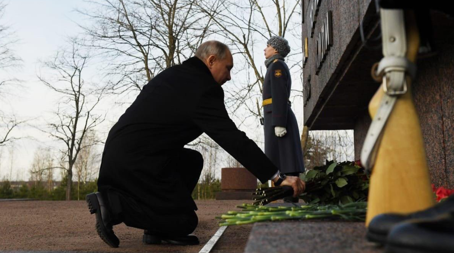 Президент России также возложит цветы к монументу «Мать-Родина» на Пискаревском мемориальном кладбище Санкт-Петербурга Фото: © twitter.com/Denis_Ermakov