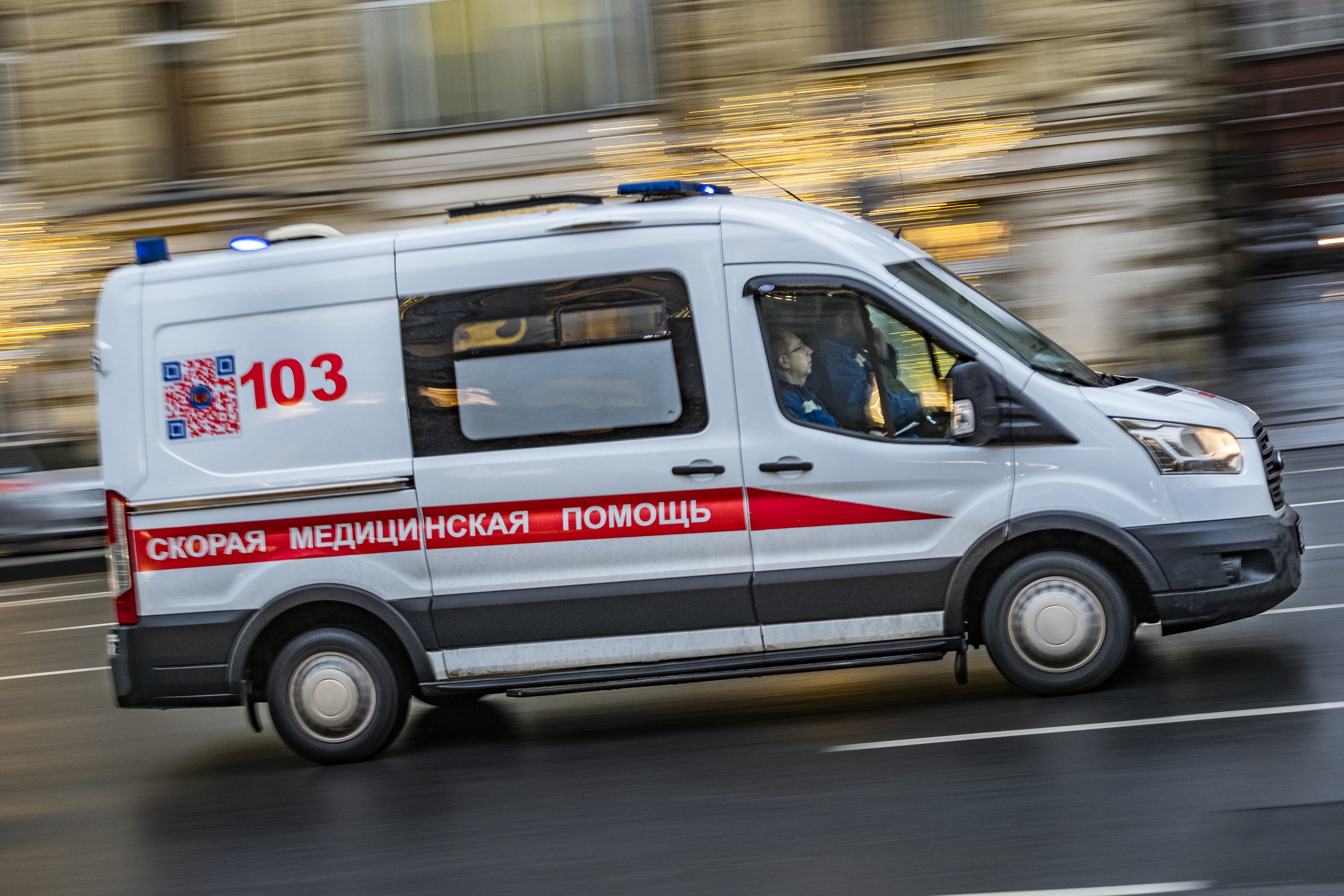 По данным медиков, не менее 30 человек пострадали, трое из которых получили серьезные ранения Фото: © Global Look Press / Konstantin Kokoshkin