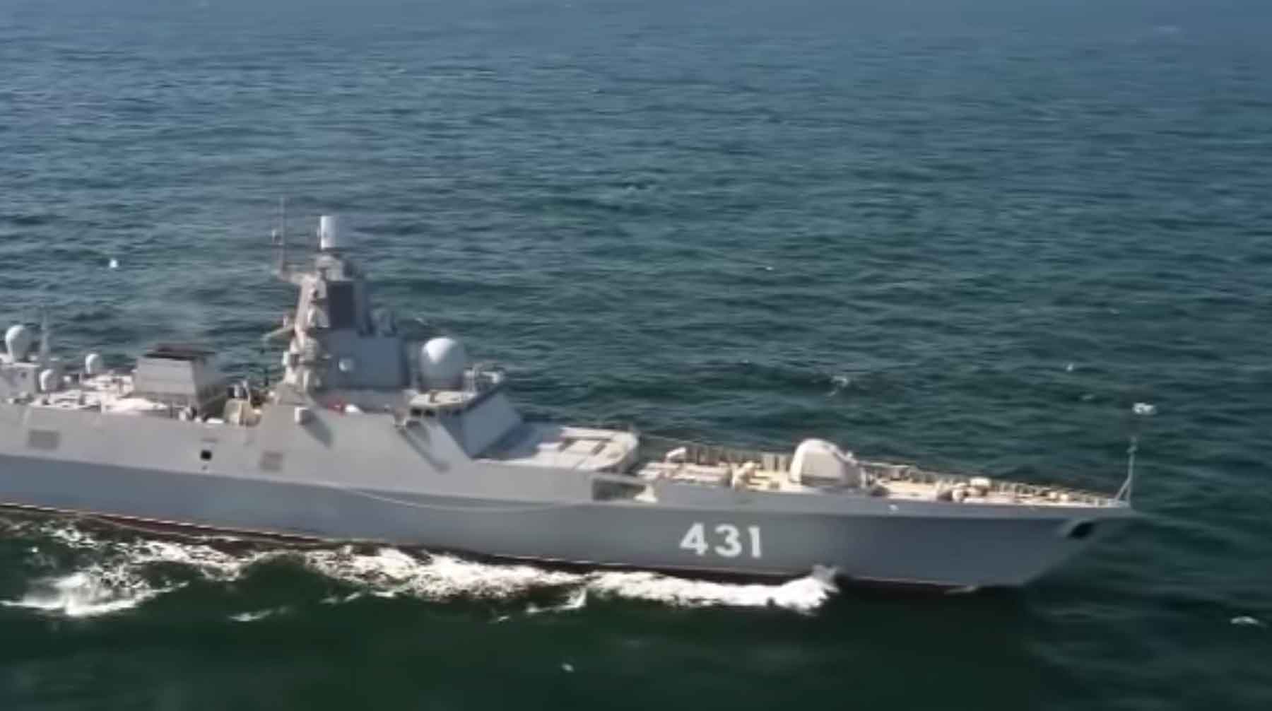 Показано тестирование систем защиты боевого судна Кадр: © youtube.com / Минобороны России
