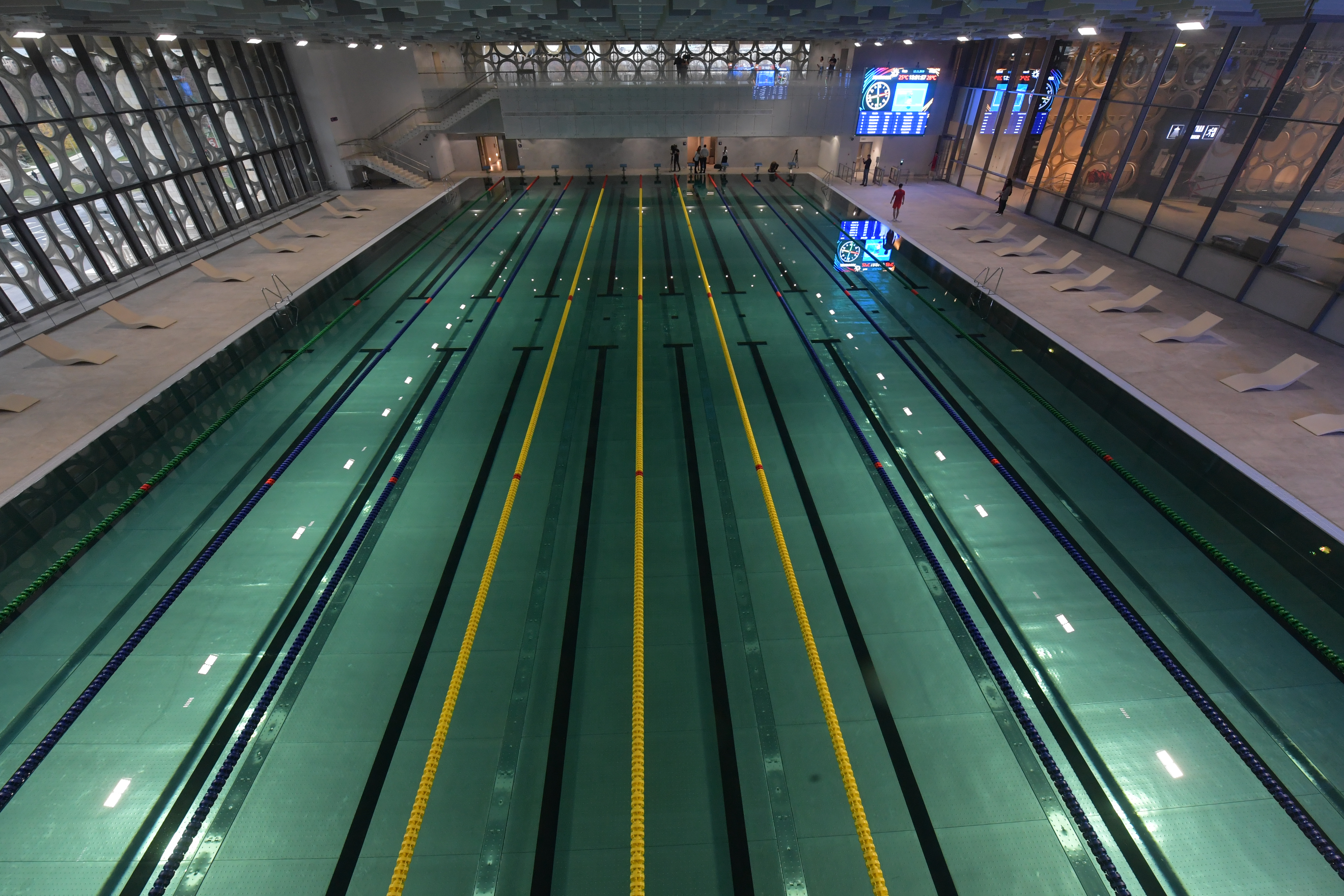 100 метровый бассейн. СТО метровый бассейн.