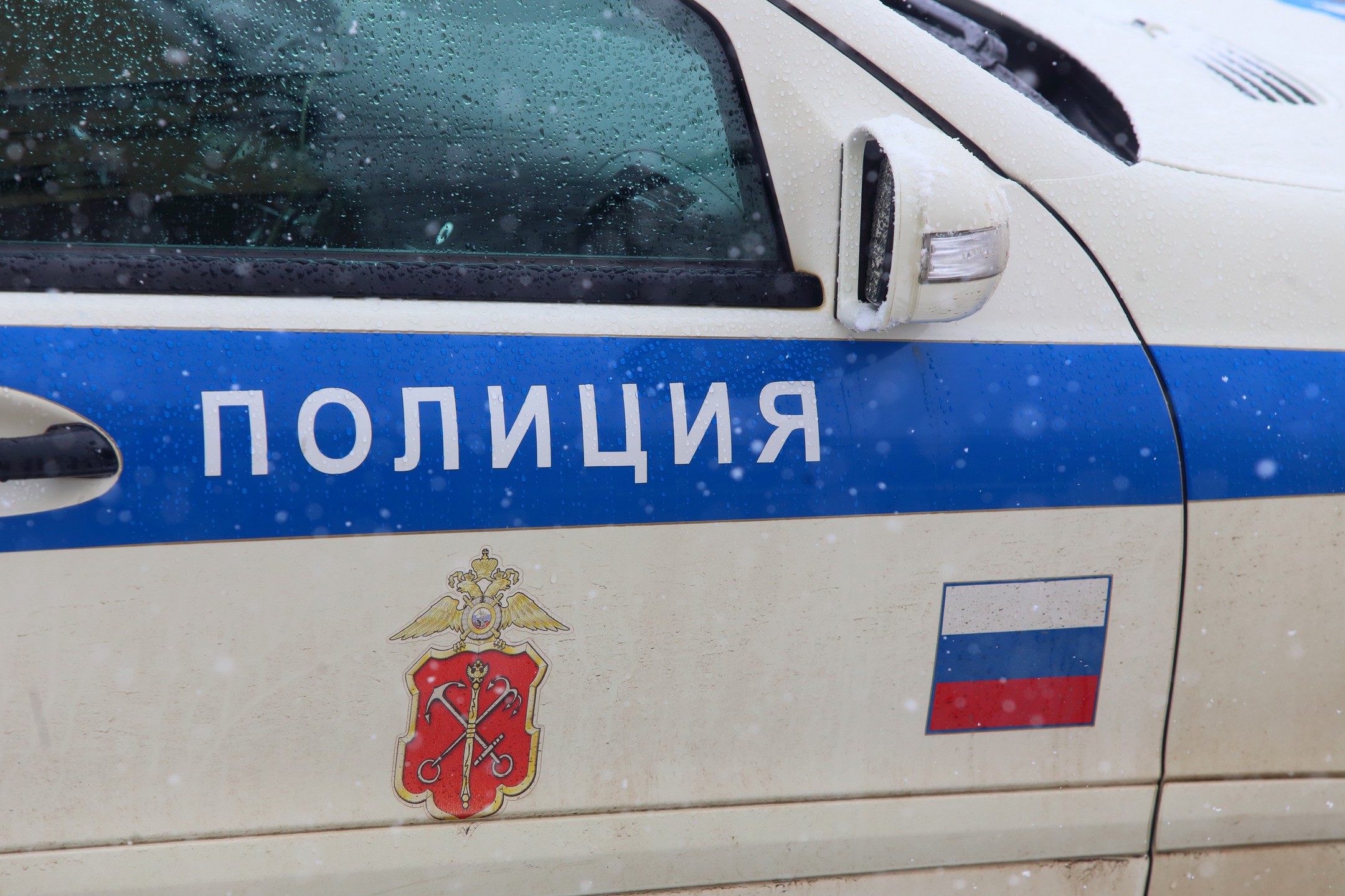 В Красноярске помощник экс-депутата на Mercedes сбил журналиста телеканала «Россия»