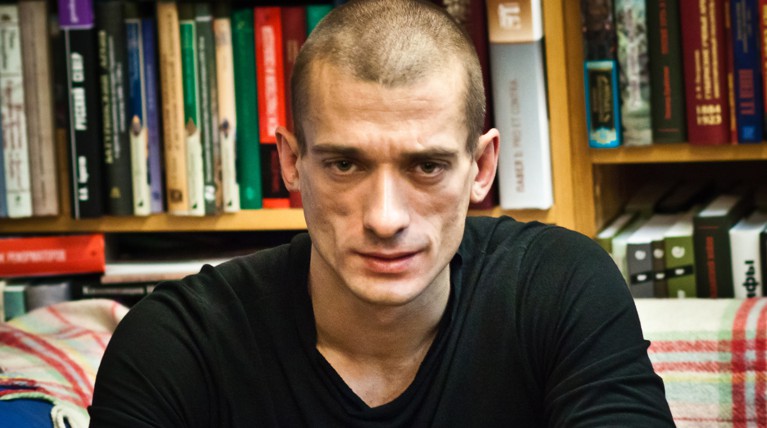 Павленский украл секс-видео кандидата в мэры Парижа у своей подруги — Daily Storm
