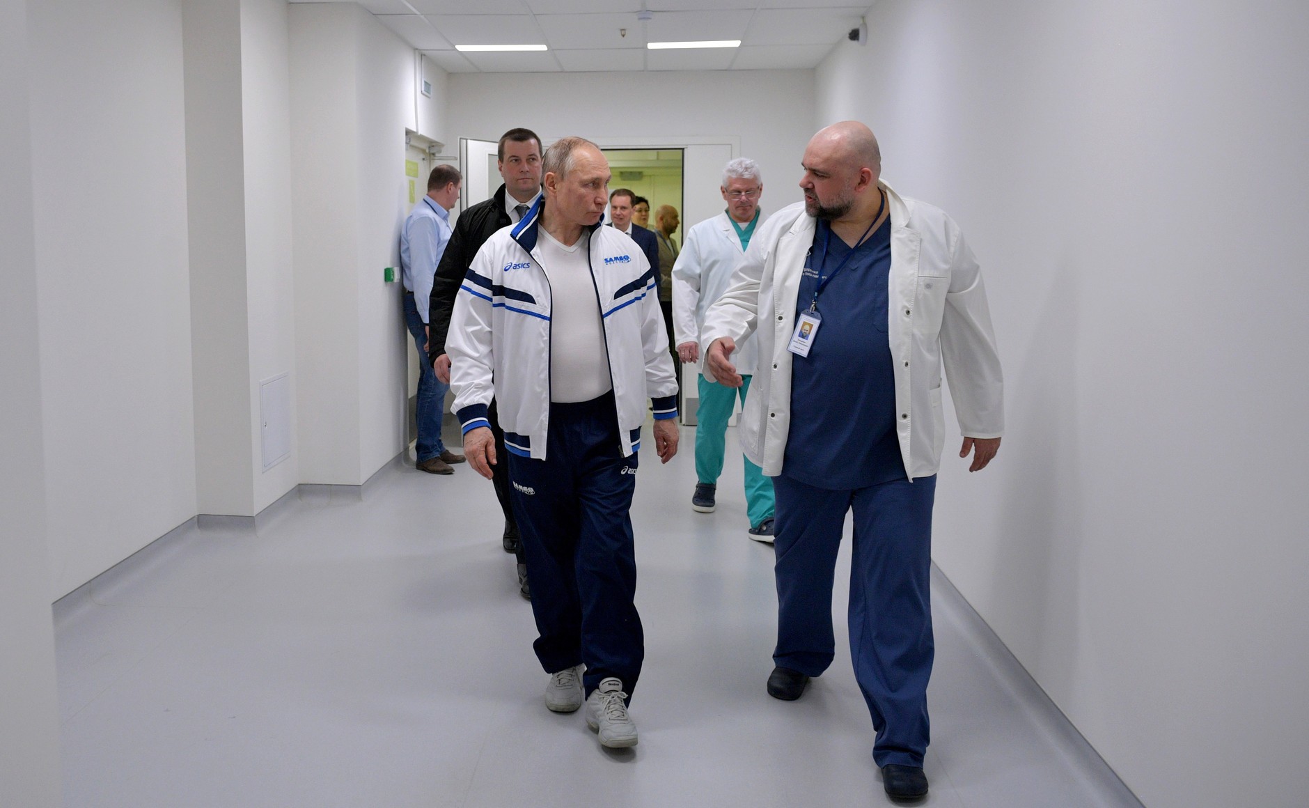 Главврач «коронавирусной» больницы в Коммунарке дал Путину прогноз по срокам эпидемии