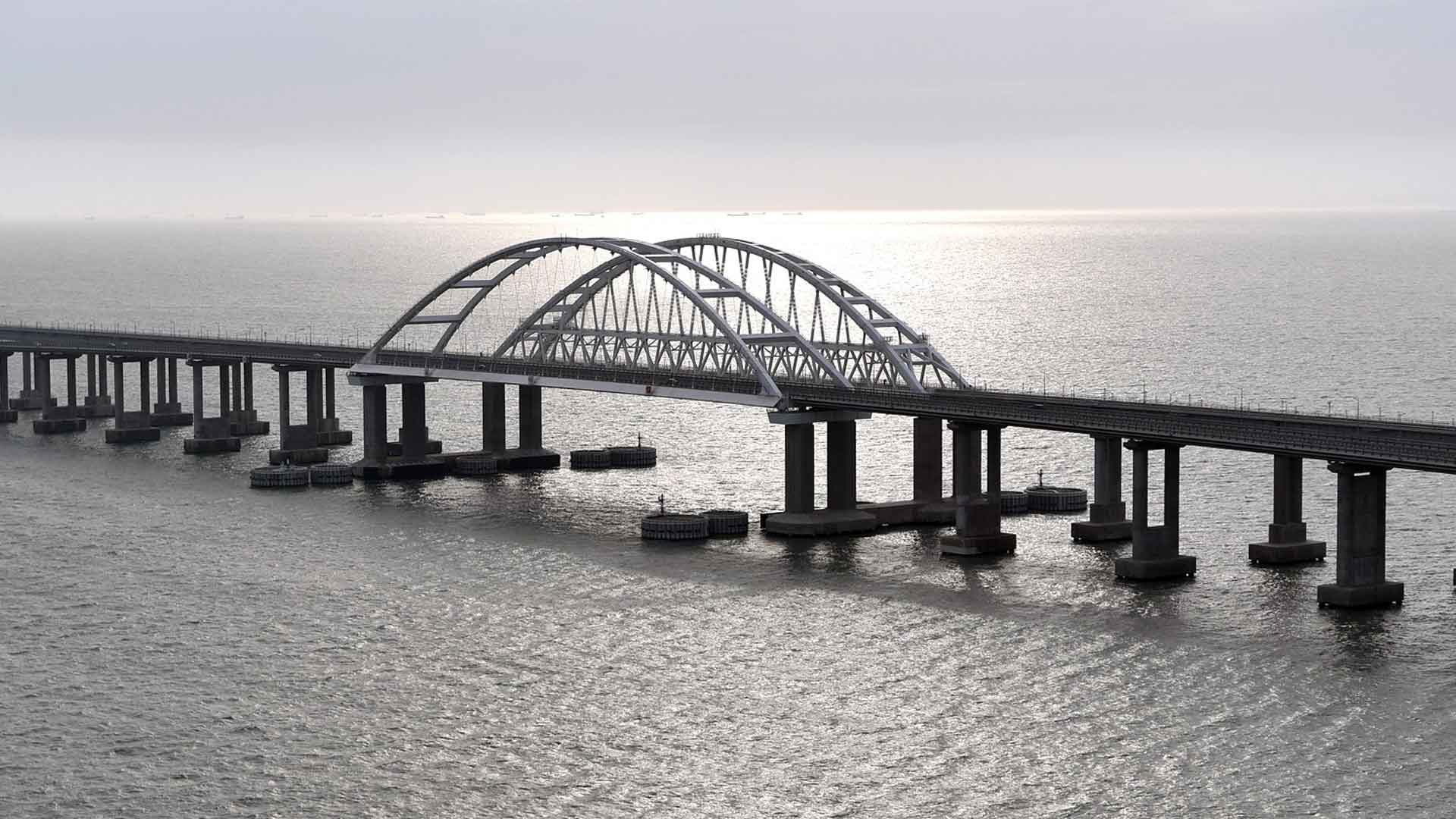 На Крымском мосту выставят блокпост из-за ситуации с COVID-19
