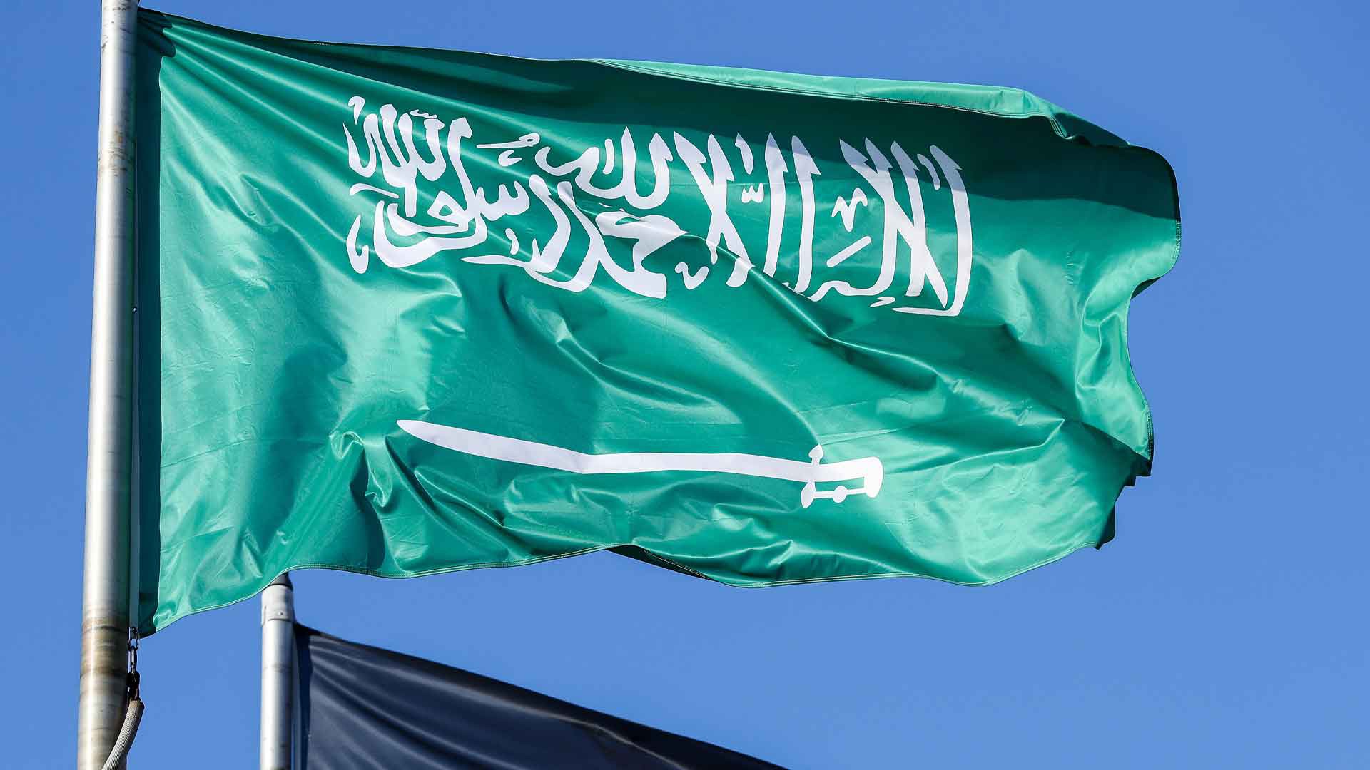 Dailystorm - Саудовская Аравия призвала провести экстренную встречу стран ОПЕК+