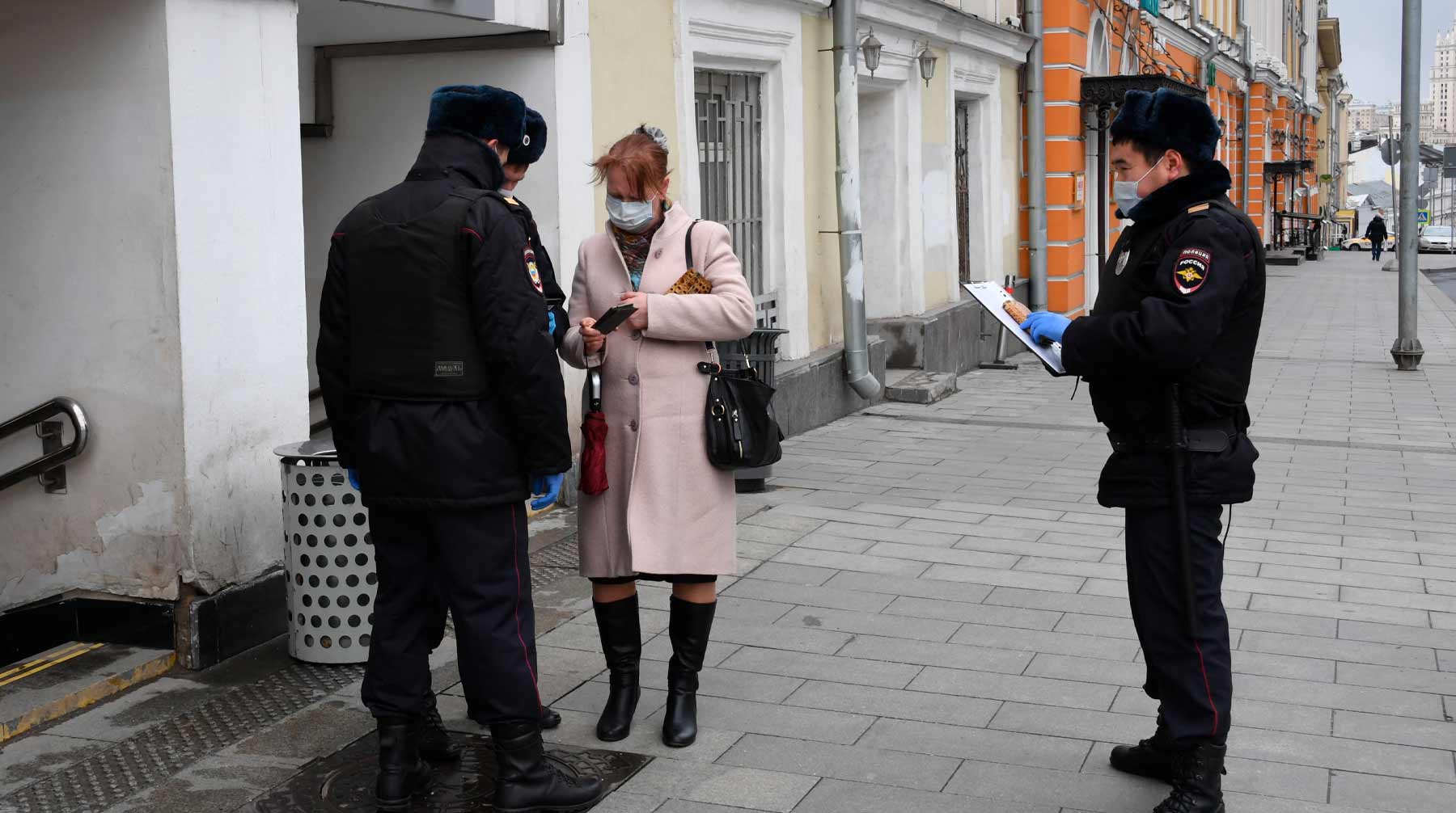 Правоохранители сообщили о проверках машин на въезде в Москву Фото: © Global Look Press / Komsomolskaya Pravda