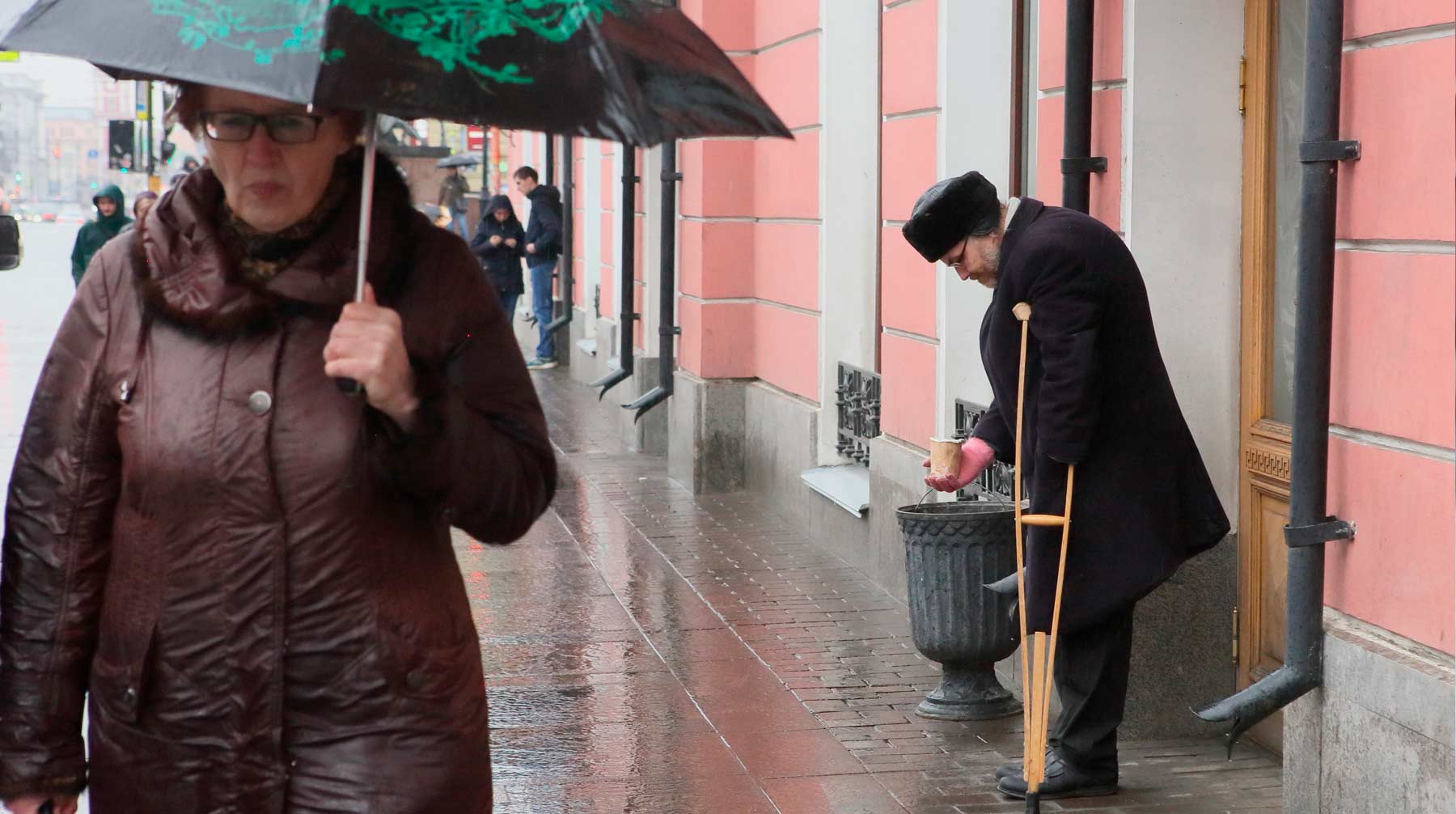 По мнению ректора ВШЭ Ярослава Кузьминова, такая тенденция в первую очередь затронет сферу услуг в крупных городах Фото: © Global Look Press / Zamir Usmanov