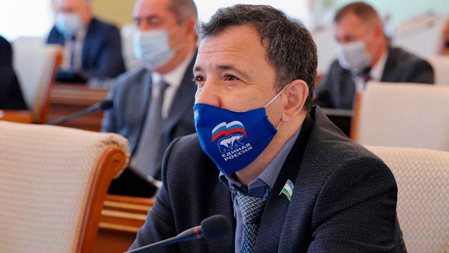 Рустем Ахмадинуров