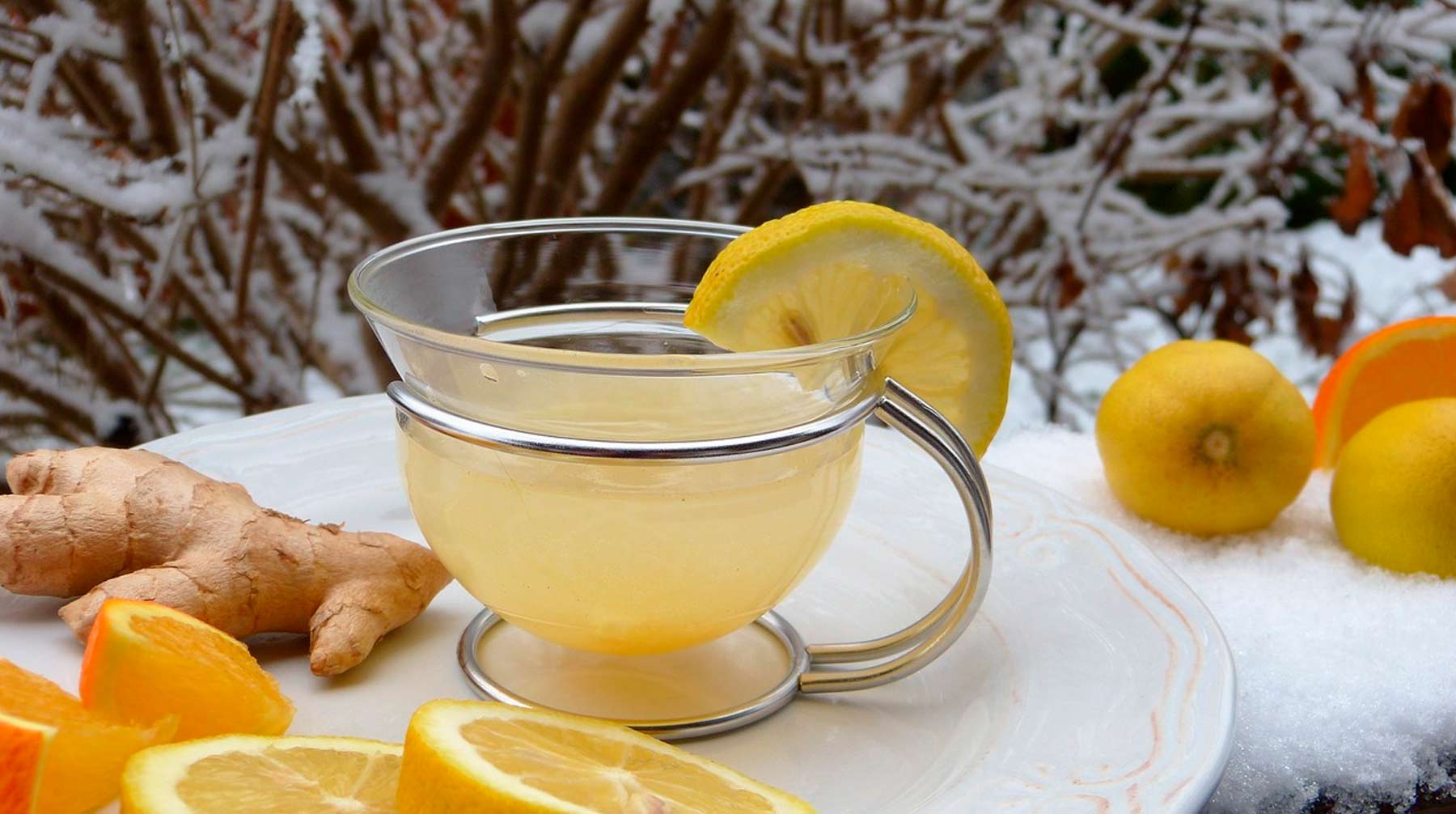 Помогают контрастный душ, чай с лимоном и много смеха Фото: © pixabay.com