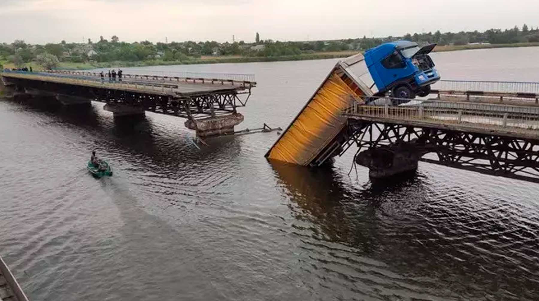 Украинский лидер пообещал найти три миллиарда долларов, чтобы привести в порядок все мосты страны Фото: © nikopolnews