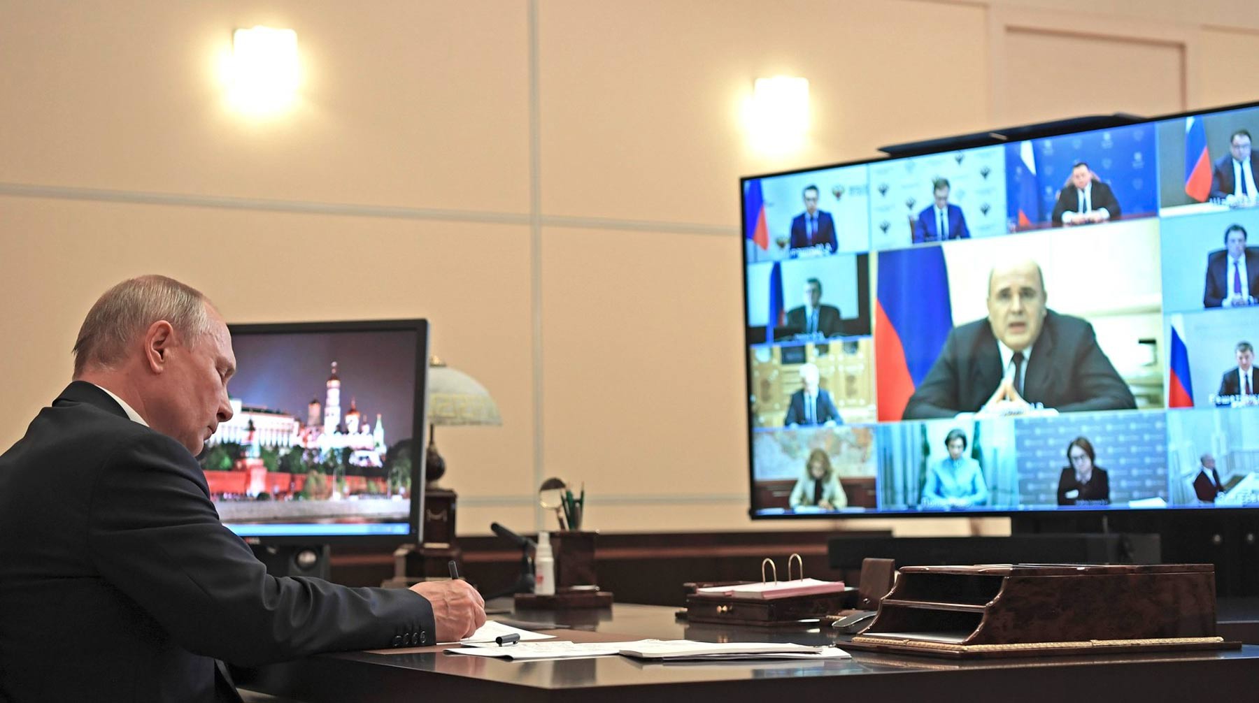 Dailystorm - Путин признался, что ему нравится общение по видеосвязи
