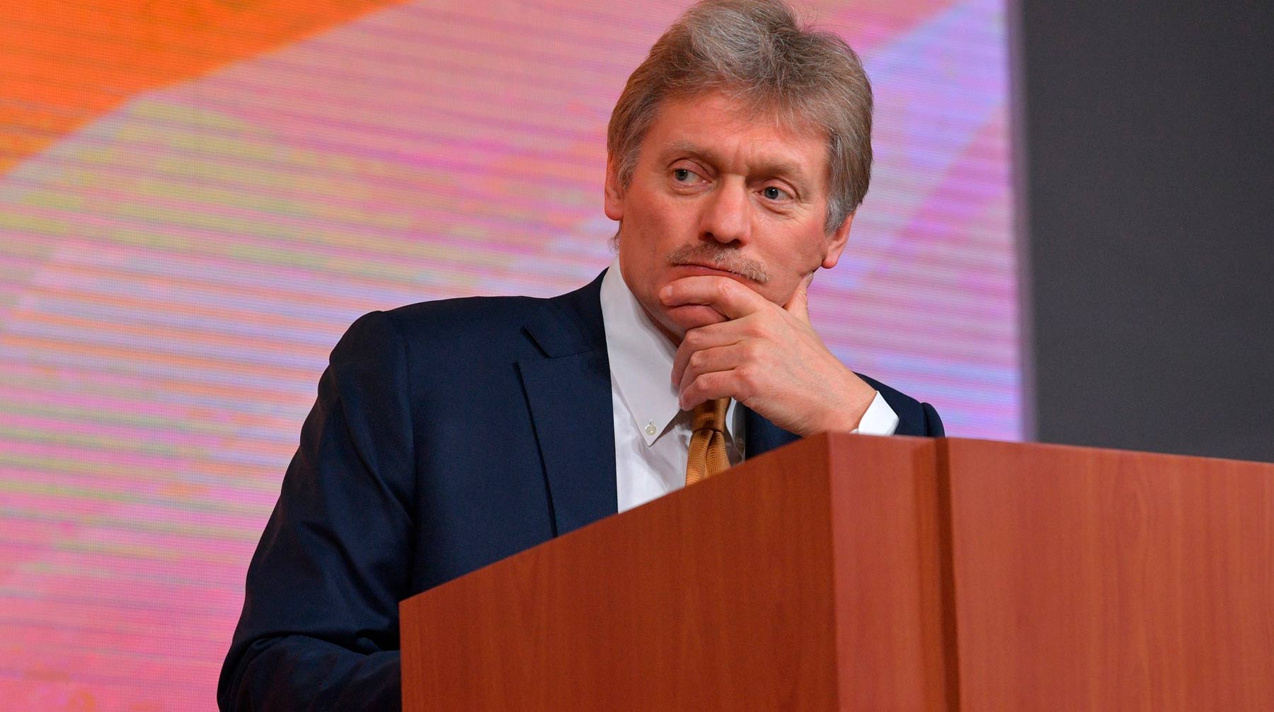 Пресс-секретарь президента РФ напомнил, что так называют предпринимателей, использующих деньги для влияния на политику Фото: © Kremlin Pool