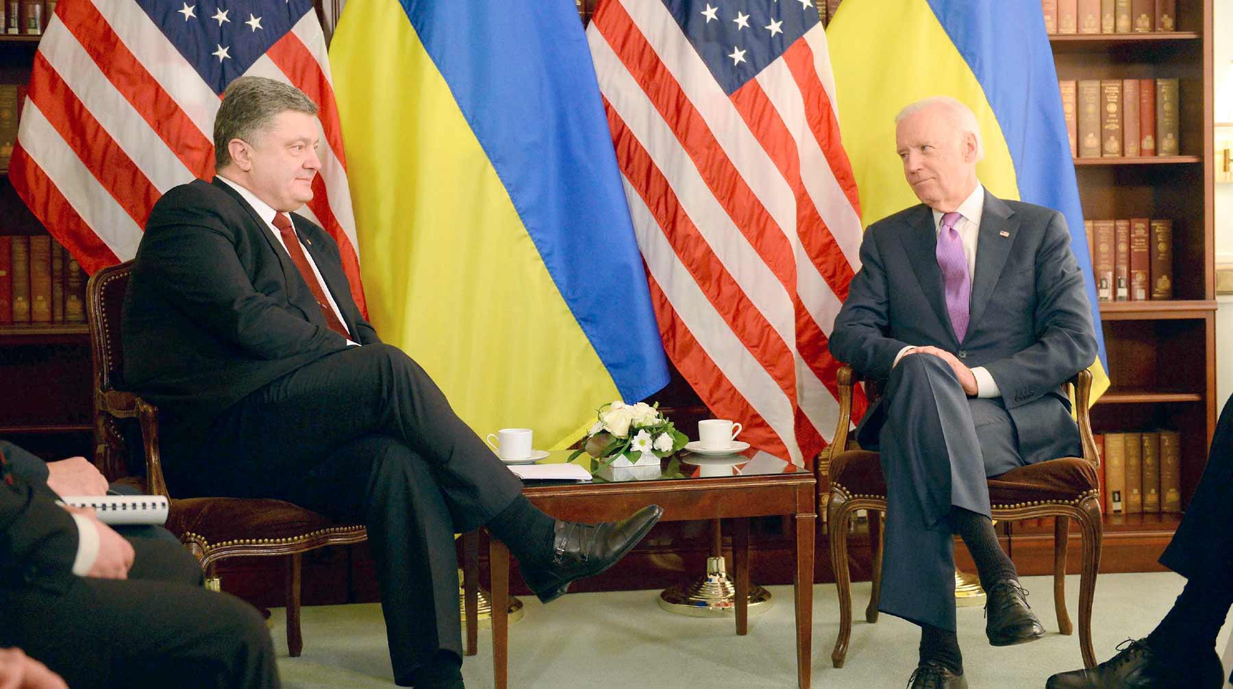 Dailystorm - Контроль США над «Нафтогазом Украины»: опубликована вторая часть разговоров Порошенко и Байдена
