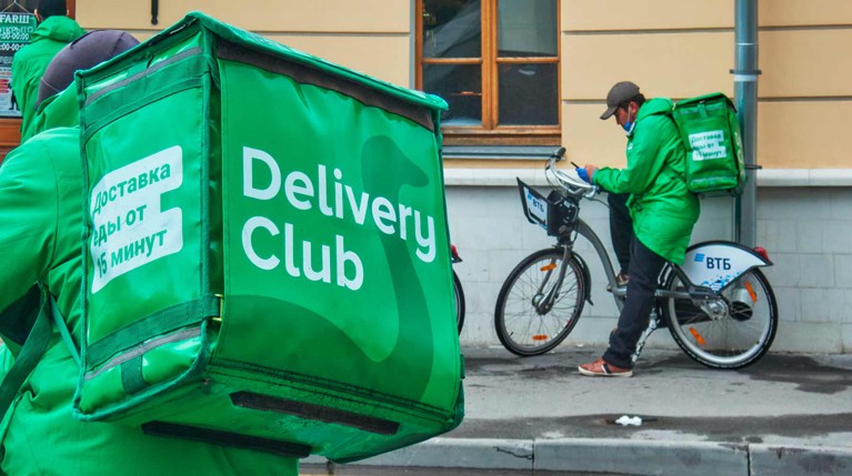 «Не работа, а рабство!»: курьеры Delivery Club начали забастовку в Москве — Daily Storm