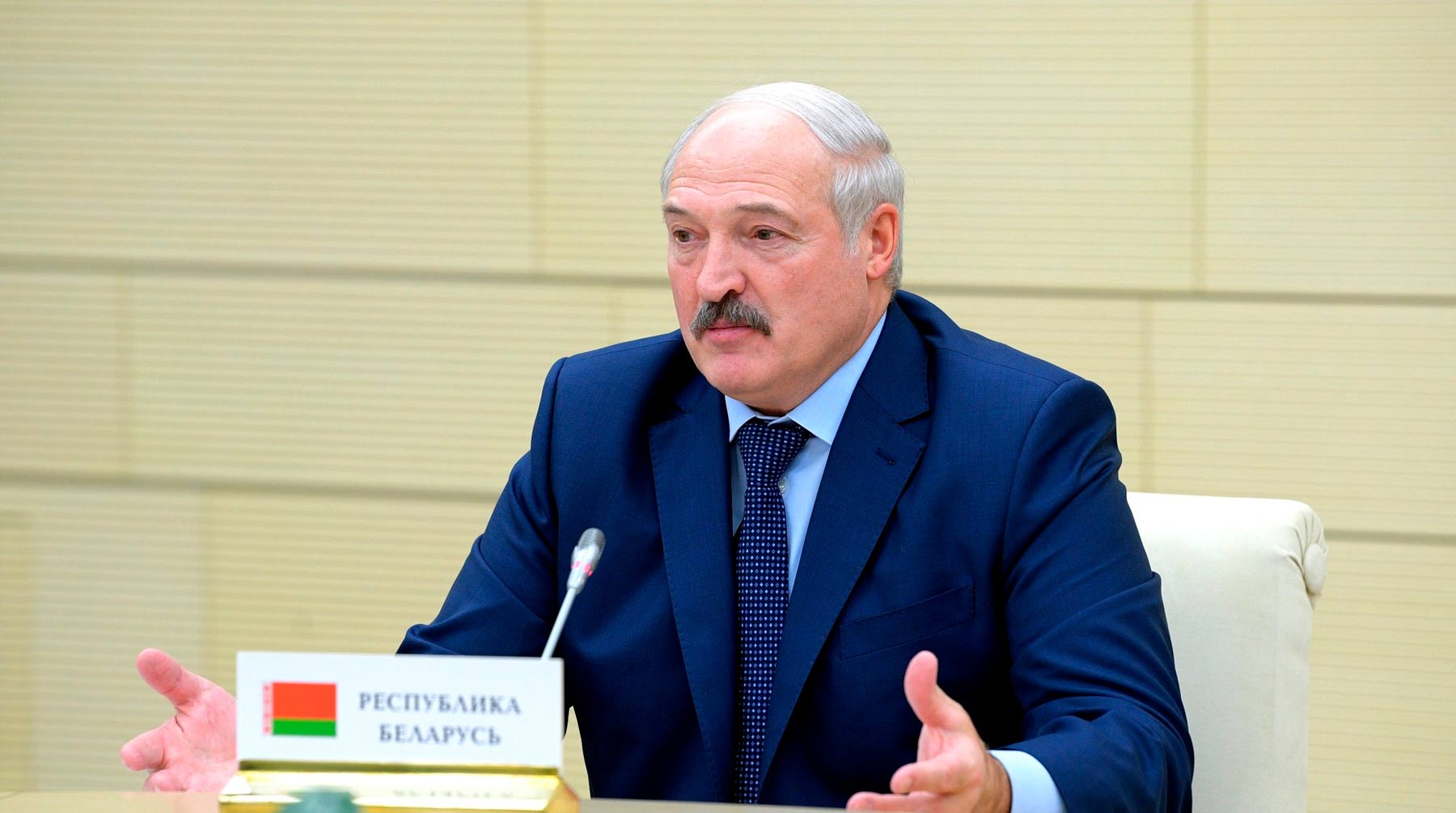 Президент Белоруссии попросил оппонентов «не путаться под ногами» Фото: © Kremlin Pool