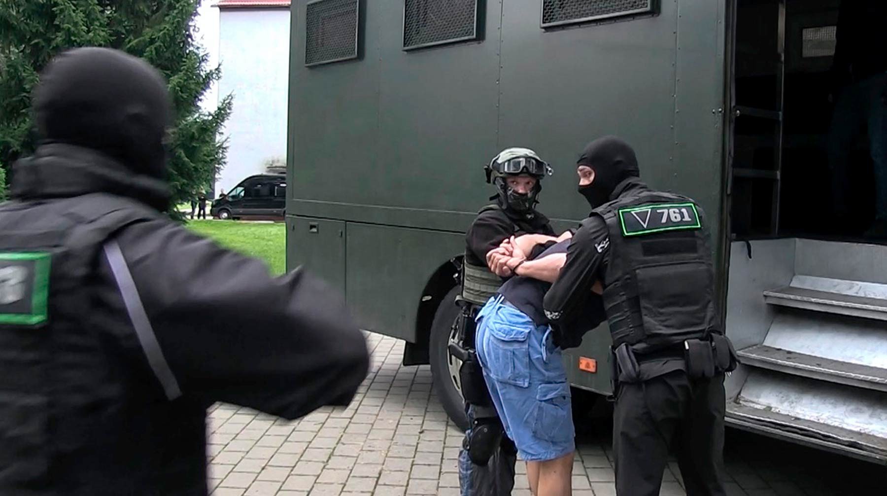 Dailystorm - «Ломали ребра»: Прилепин рассказал о задержании российских «боевиков» в Белоруссии