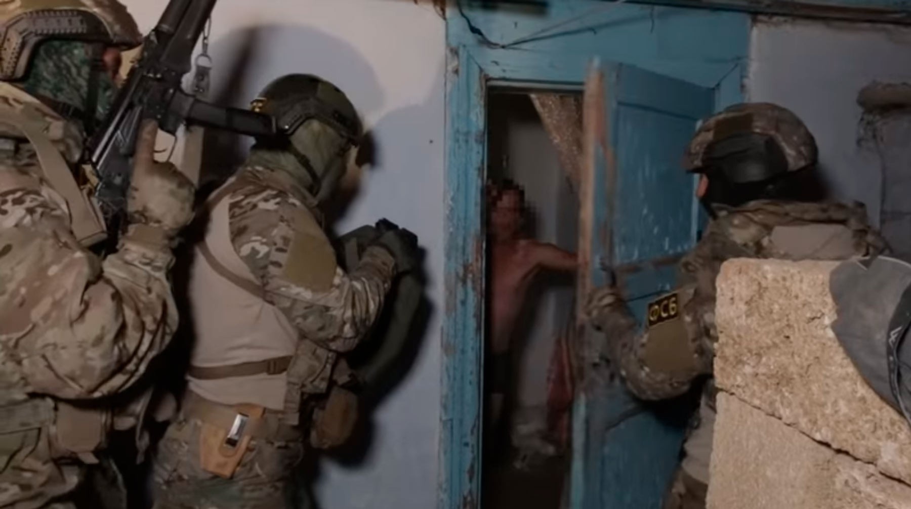 Dailystorm - ФСБ задержала в Крыму предполагаемого боевика украинского нацбатальона — видео