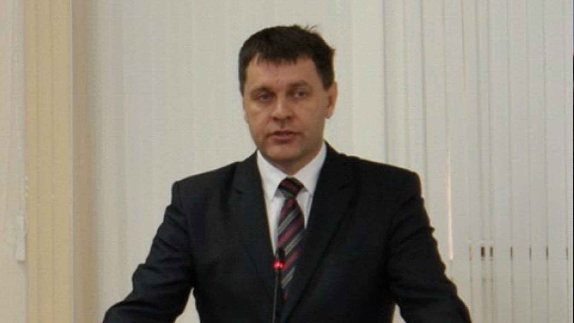 Это как минимум четвертый уволенный чиновник из сторонников экс-губернатора Фургала Андрей Петров