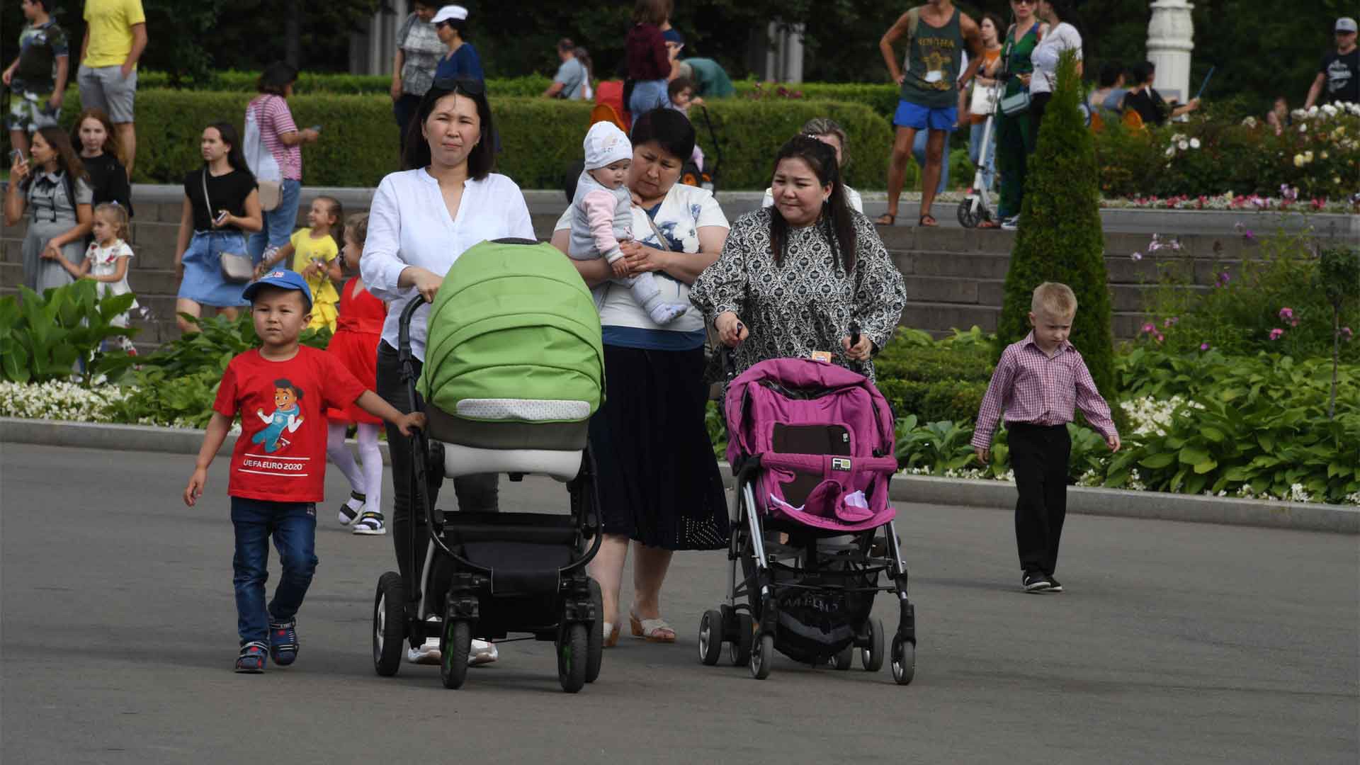 Dailystorm - Правительство РФ выделило 34,3 миллиарда рублей на выплаты семьям с детьми
