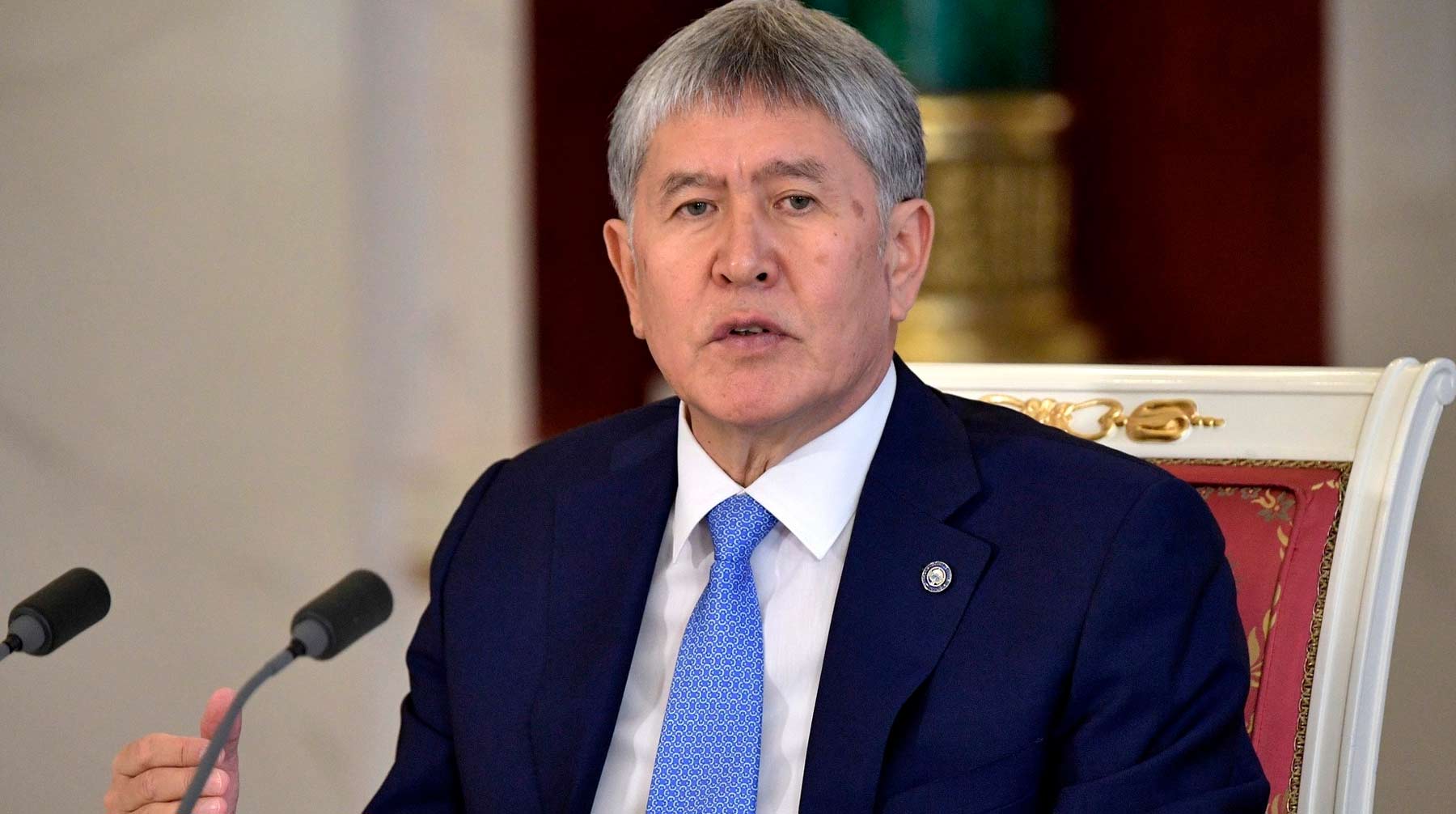 Алмазбек Атамбаев назвал произошедшие в стране после парламентских выборов события «третьей революцией» Бывший президент Киргизии Алмазбек Атамбаев